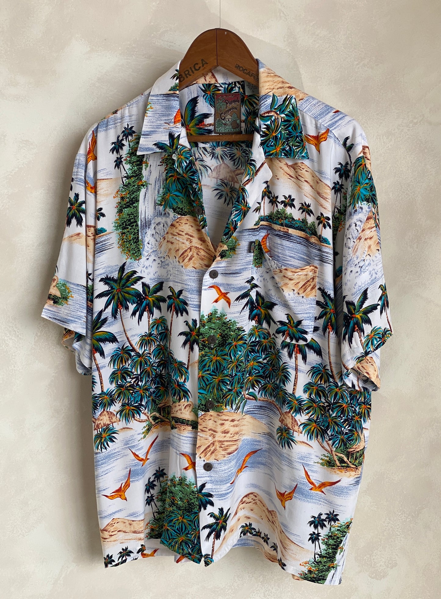 Size Large. Vintage 90s Hawaiian shirt