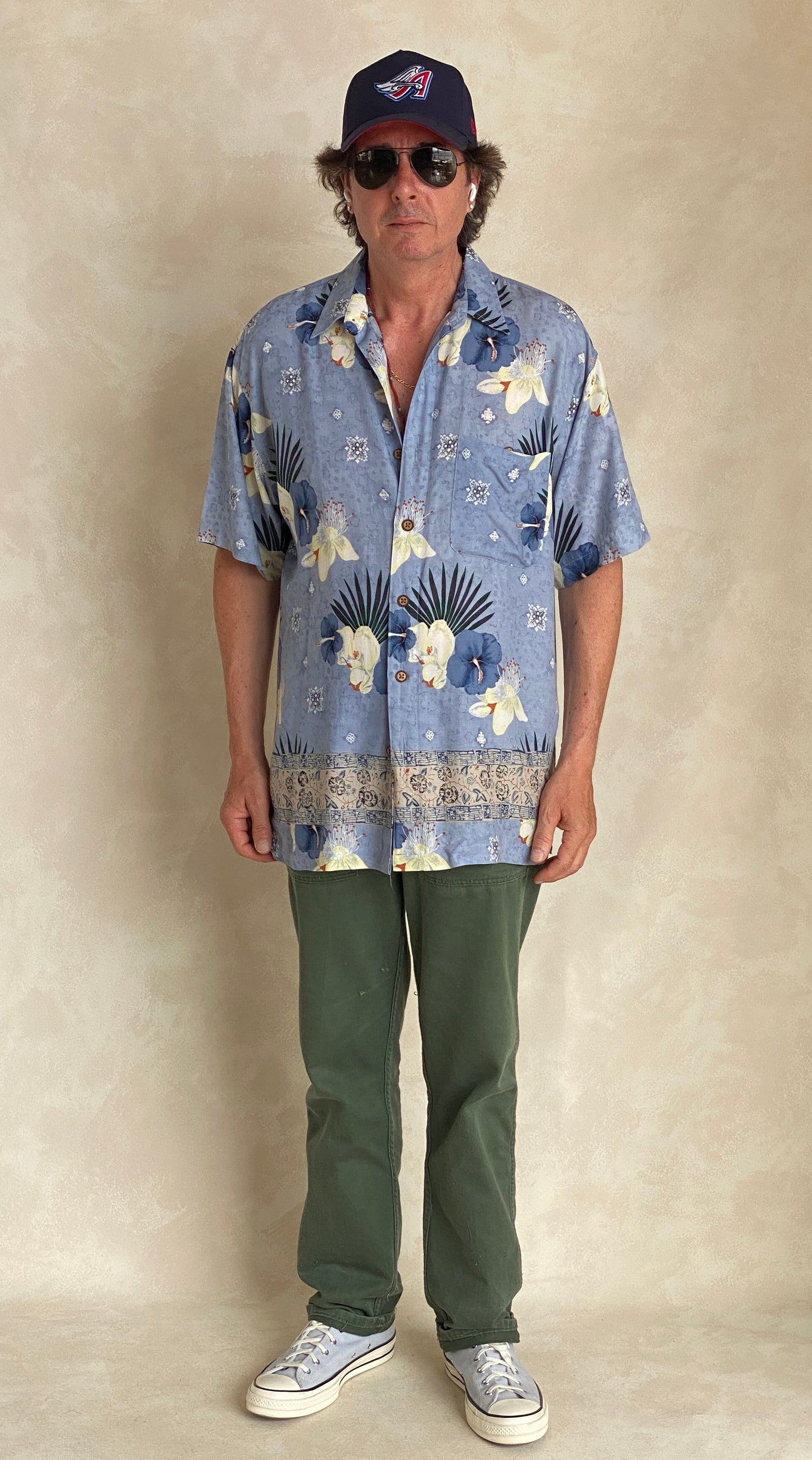 Size Large. Vintage 90s Hawaiian shirt