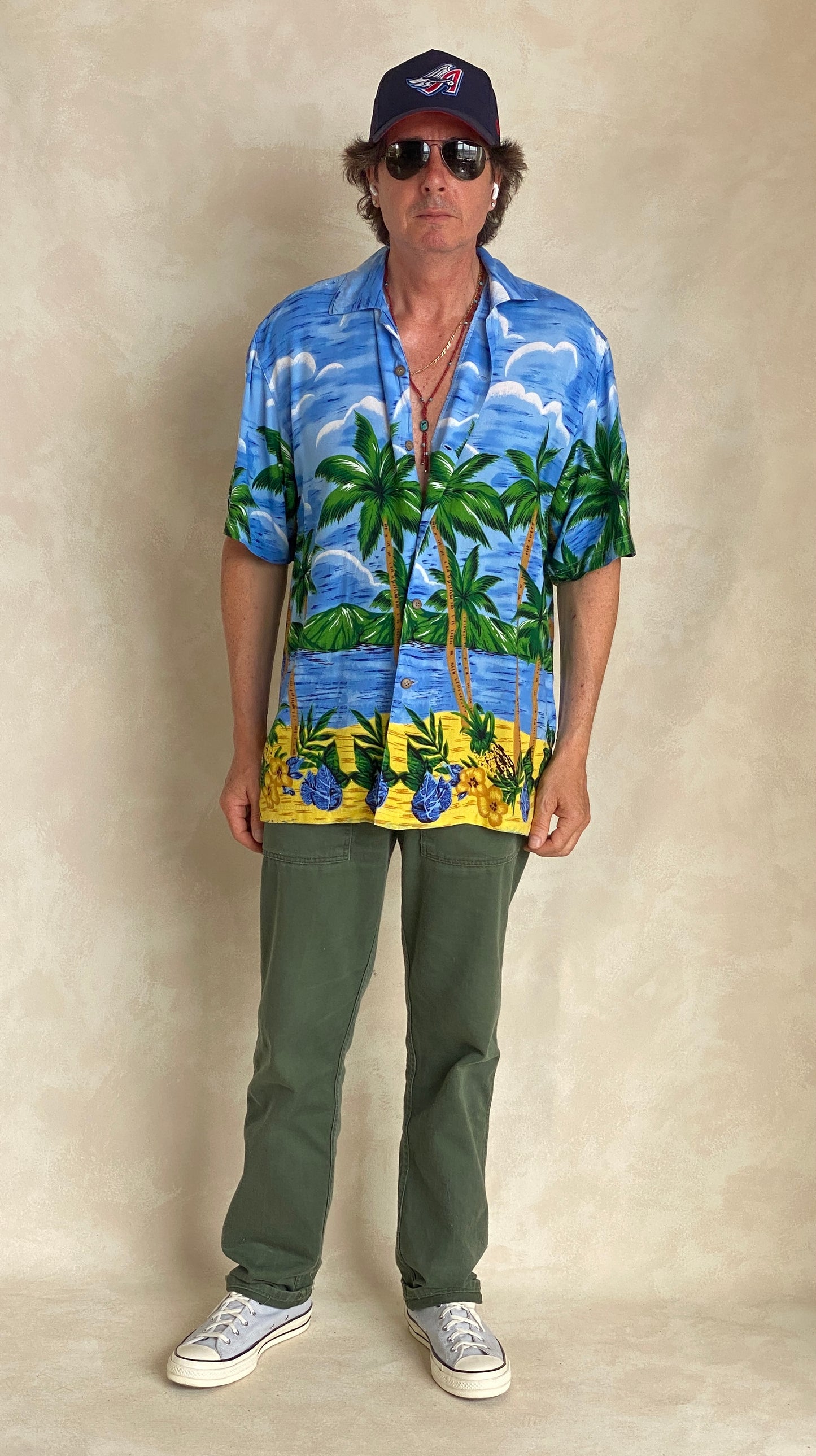 Size Large. Vintage 90s Hawaiian shirt