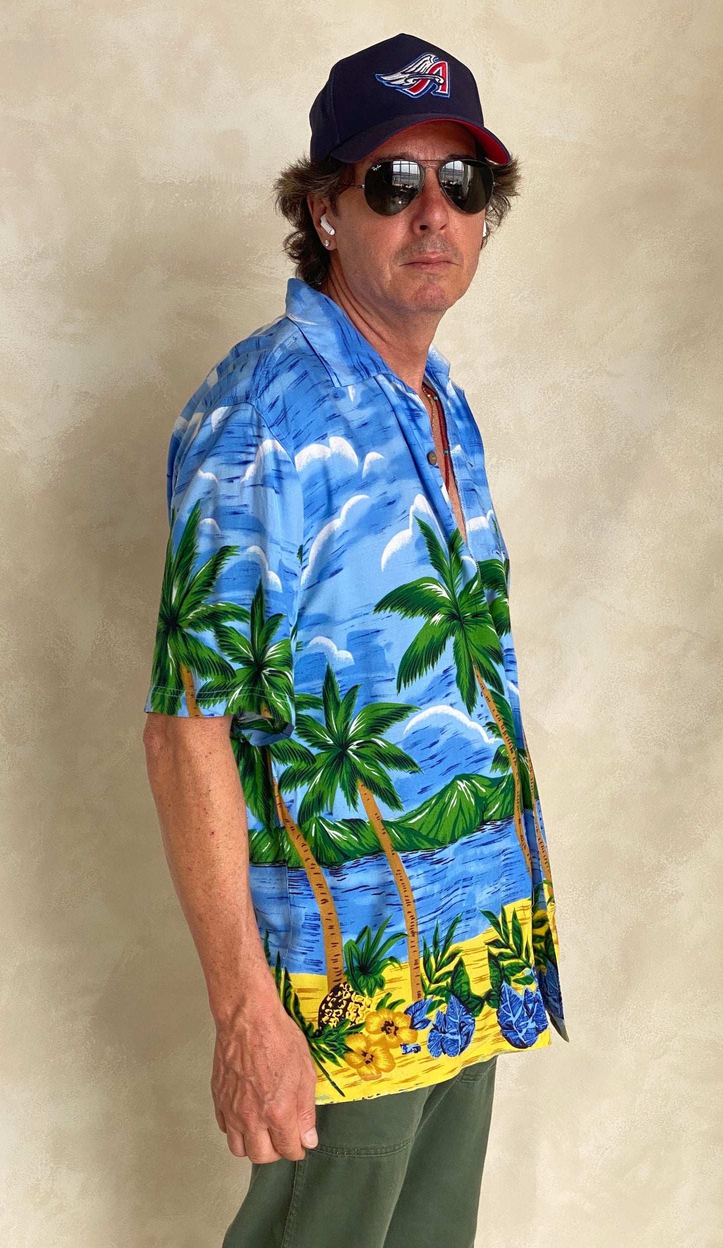 Size Large. Vintage 90s Hawaiian shirt