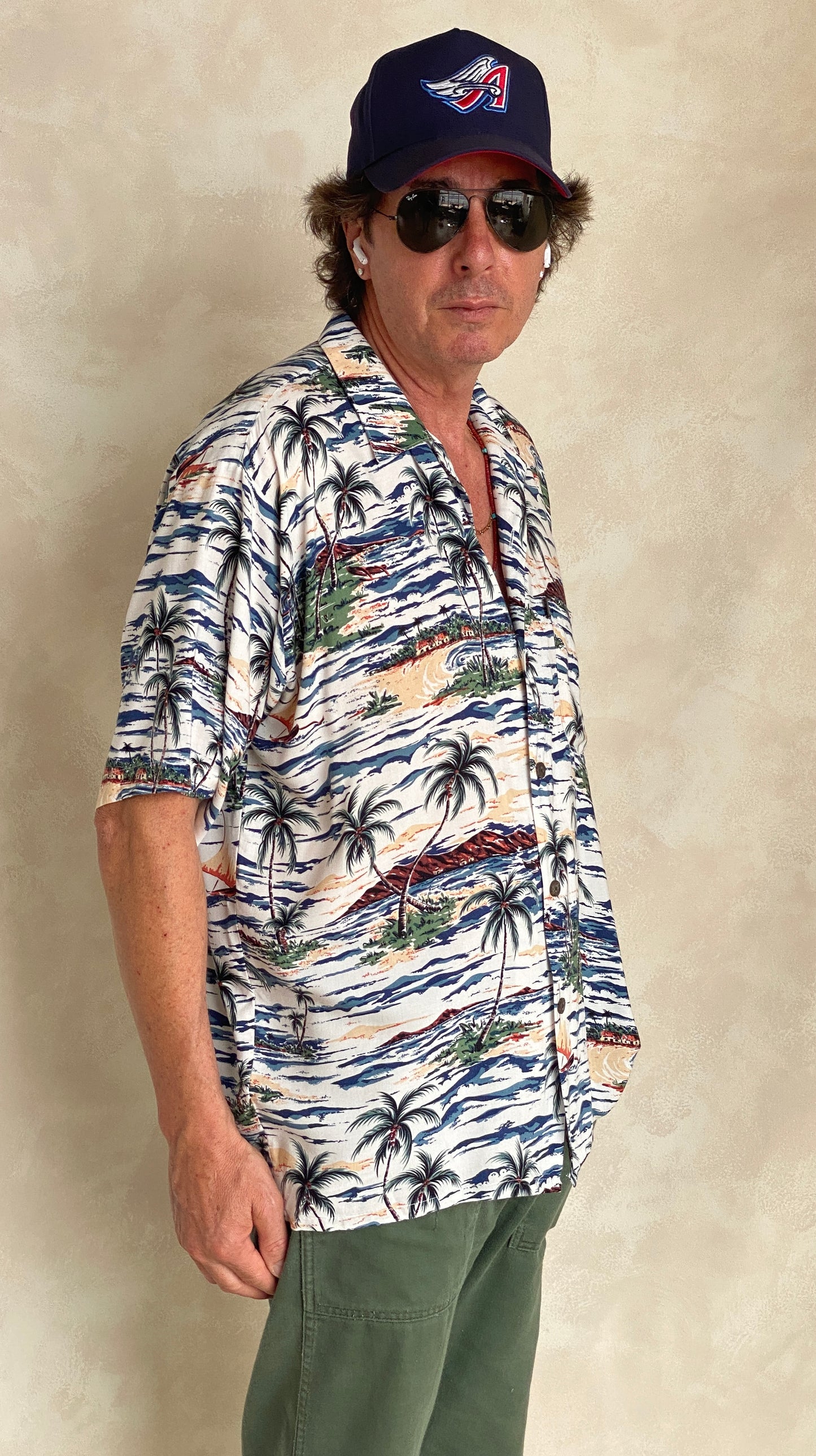 Size Large. Vintage 90s Hawaiian shirt