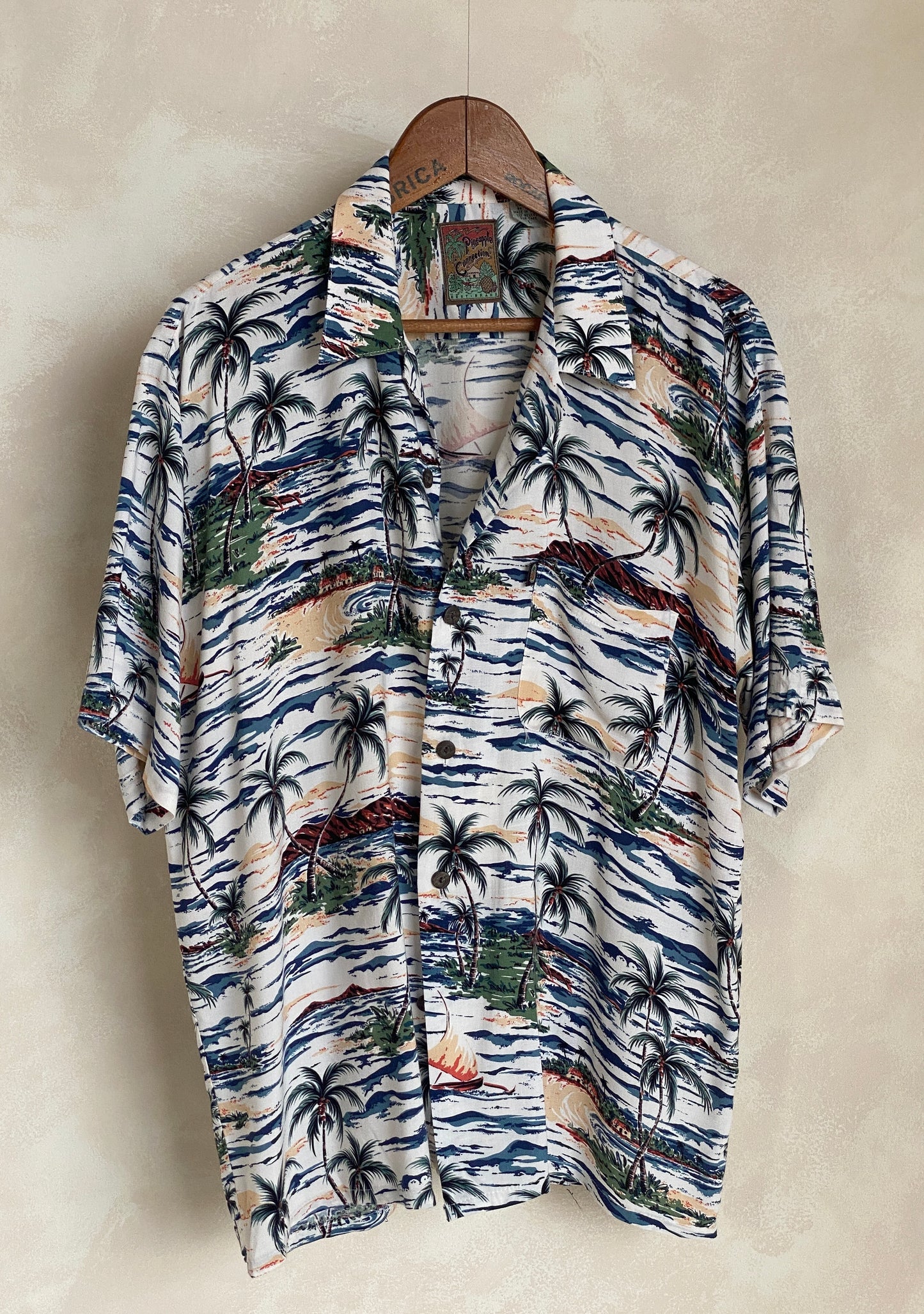 Size Large. Vintage 90s Hawaiian shirt
