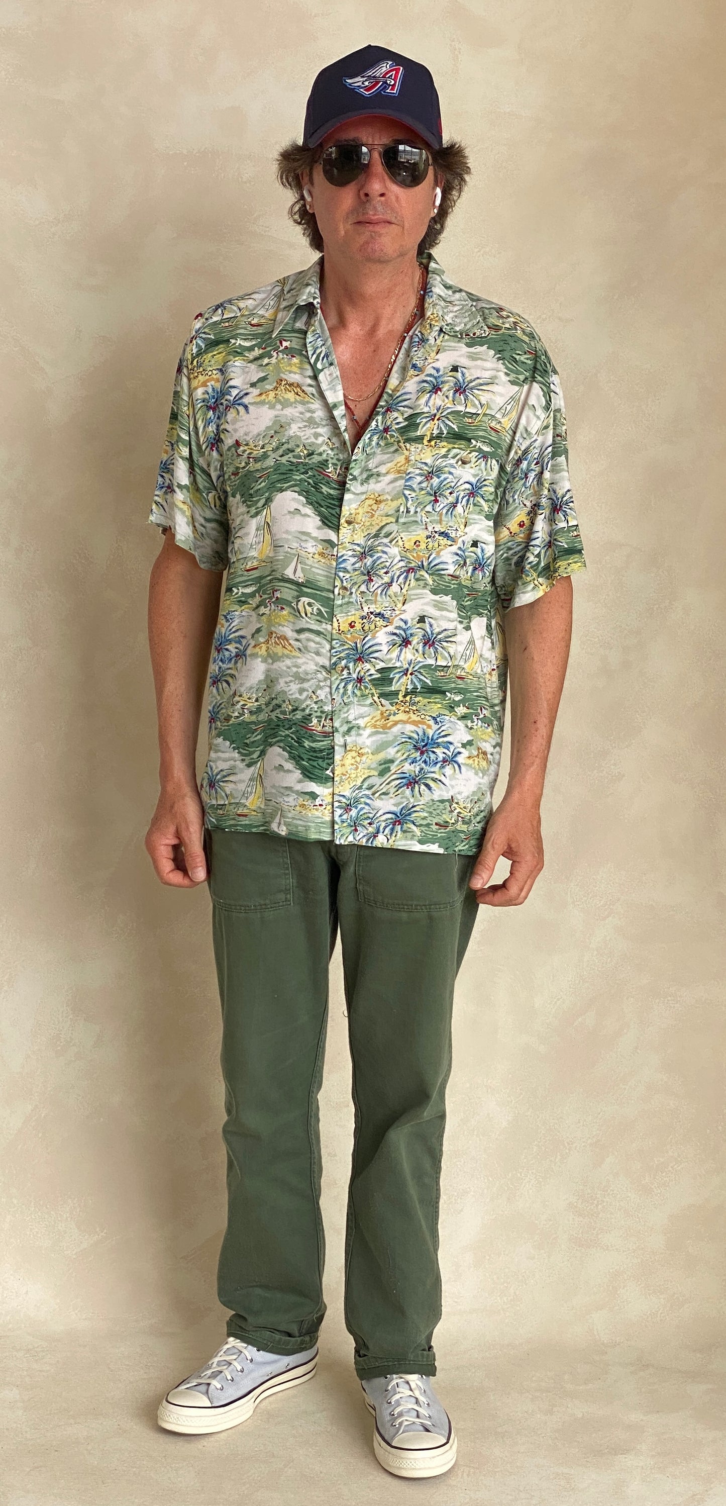 Size Large. Vintage 90s Hawaiian shirt