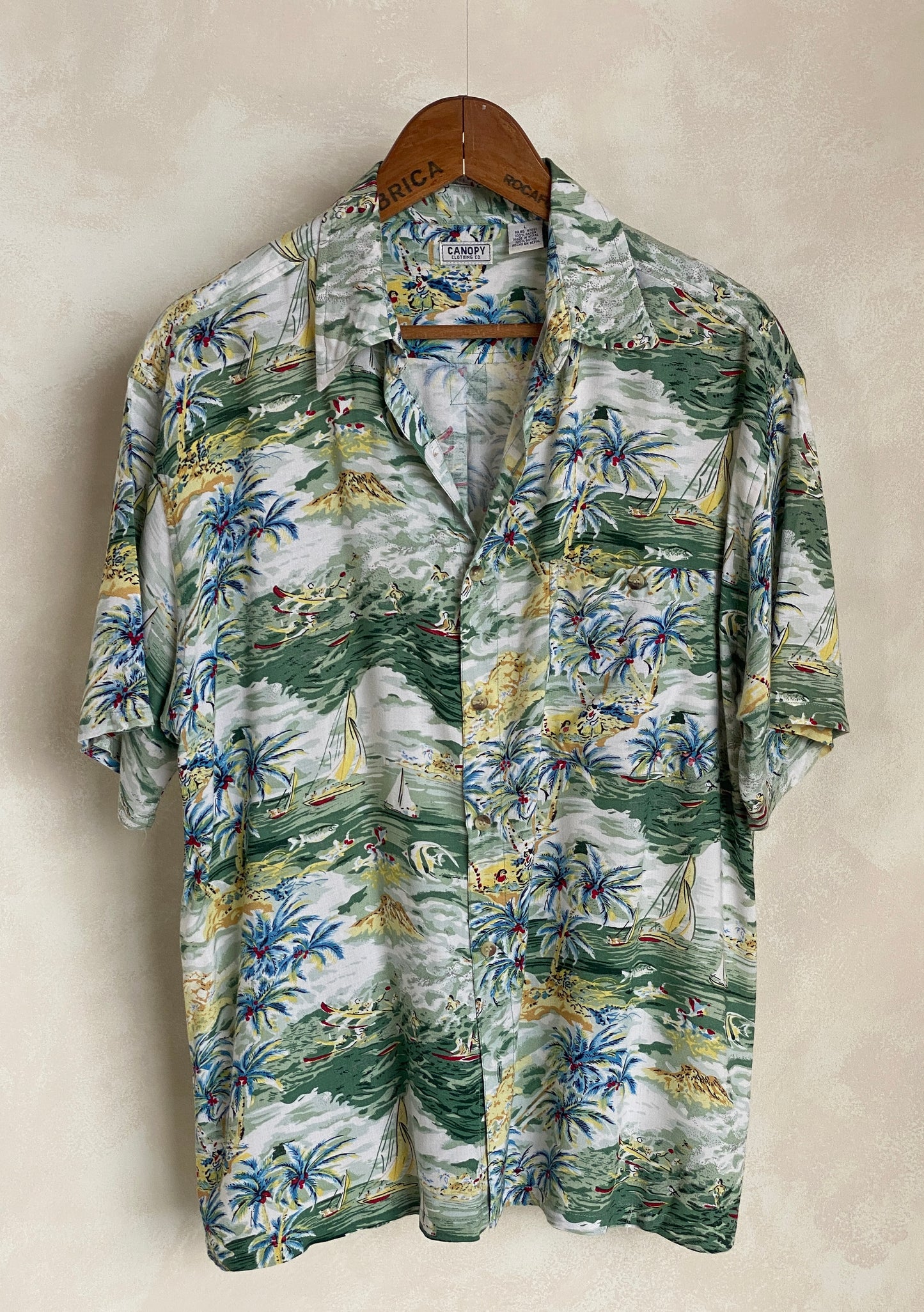 Size Large. Vintage 90s Hawaiian shirt