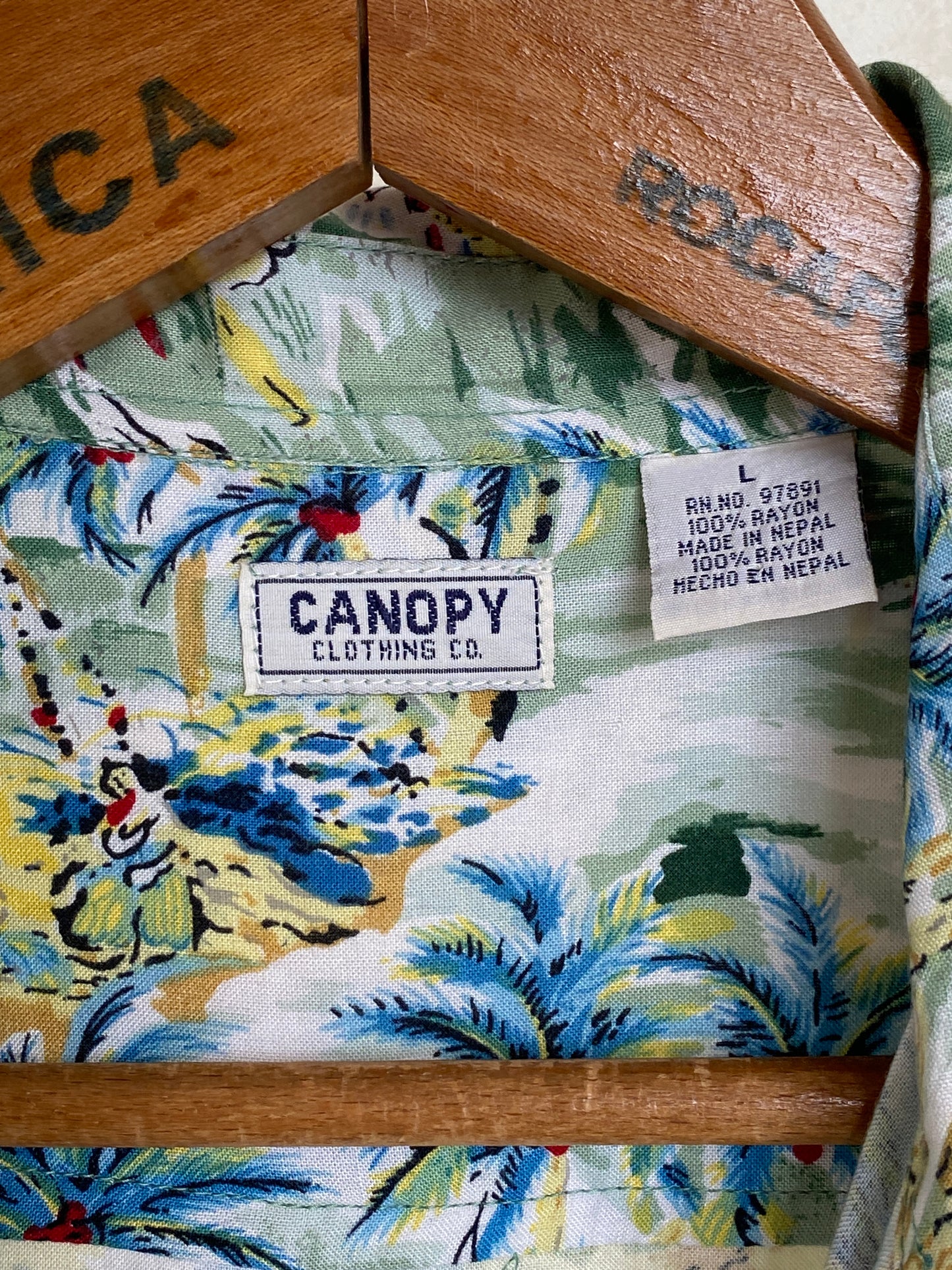Size Large. Vintage 90s Hawaiian shirt