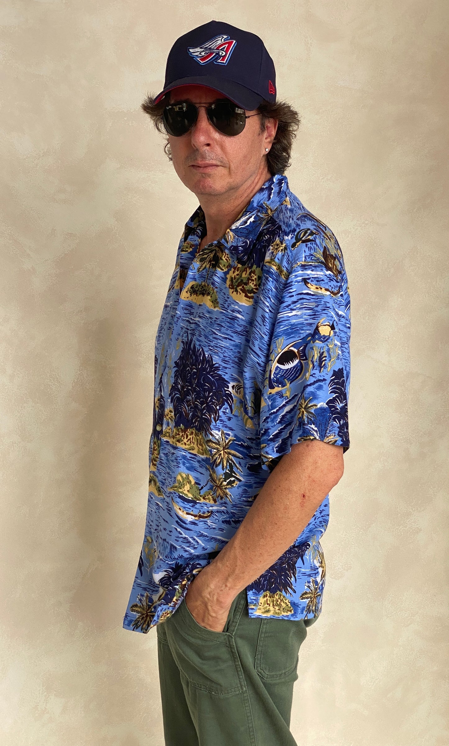 Size Large. Vintage 90s Hawaiian shirt