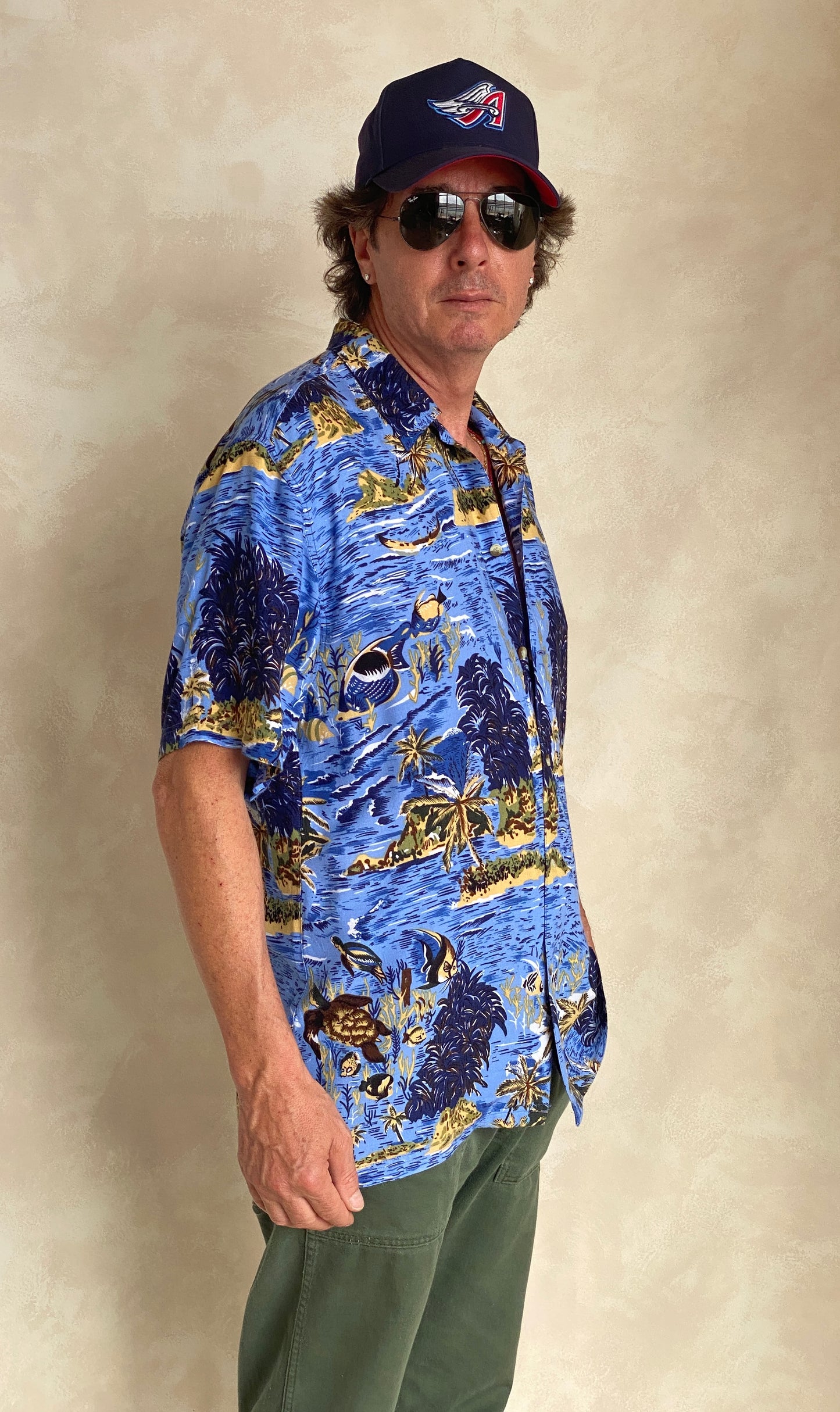 Size Large. Vintage 90s Hawaiian shirt