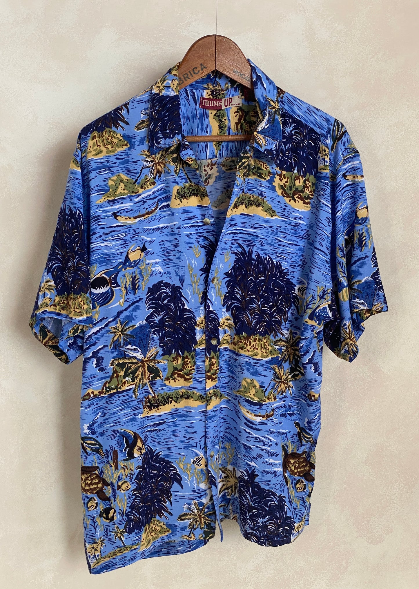 Size Large. Vintage 90s Hawaiian shirt