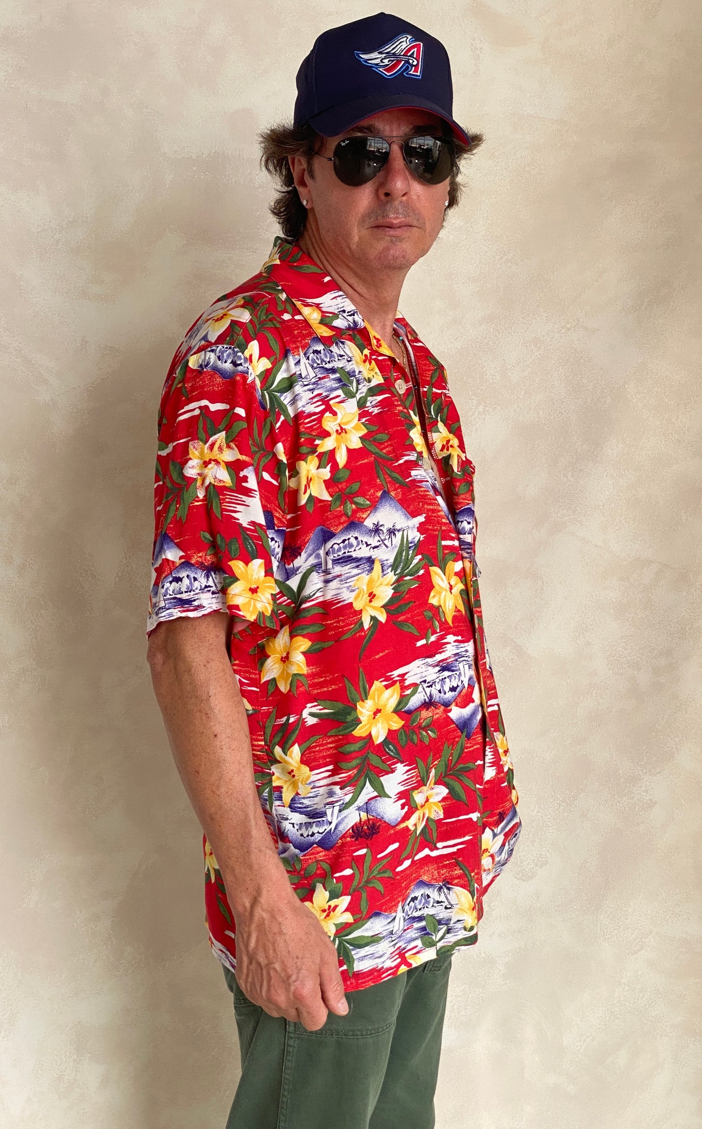Size Large. Vintage 90s Hawaiian shirt