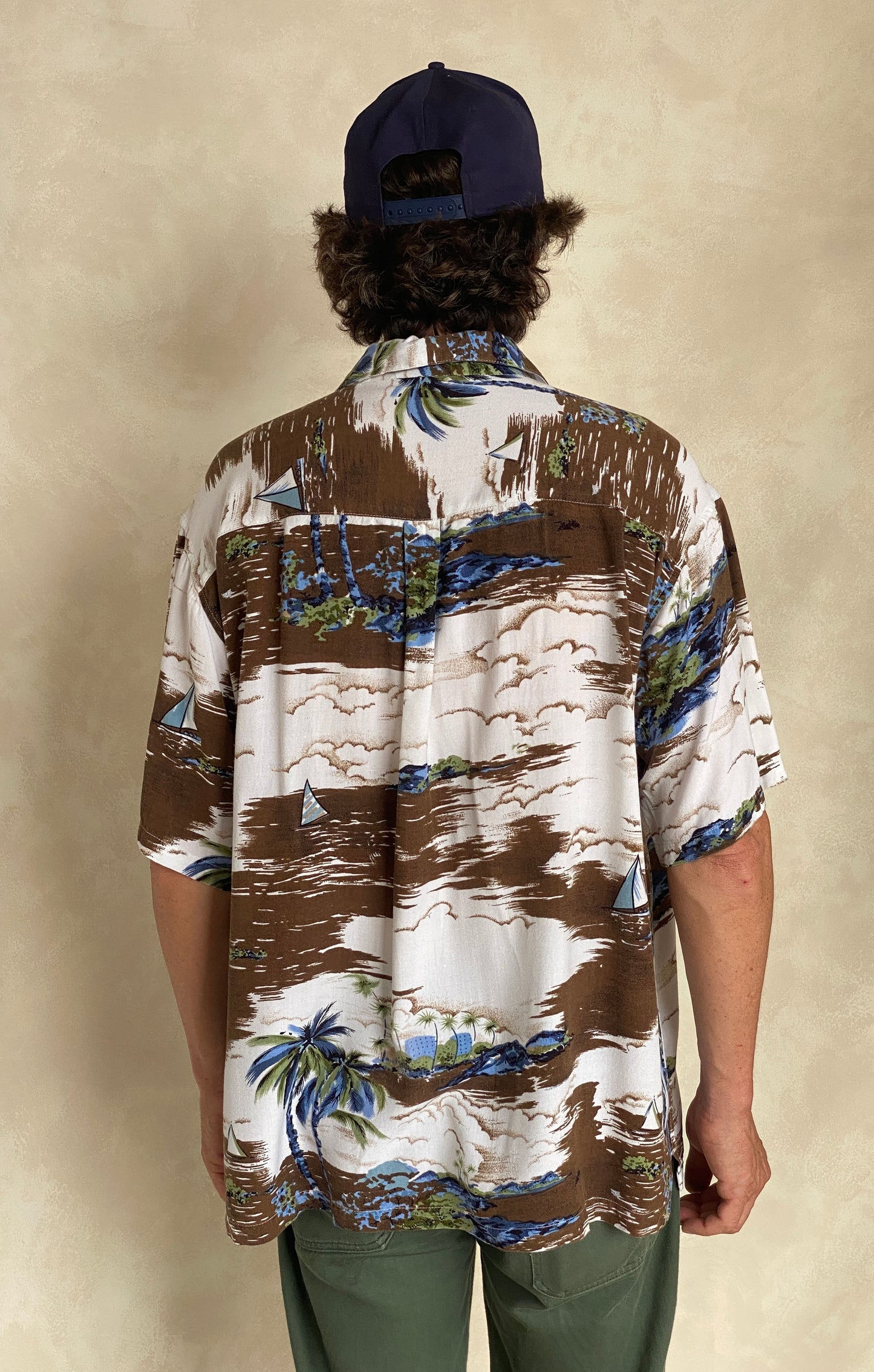 Size Large. Vintage 90s Hawaiian shirt