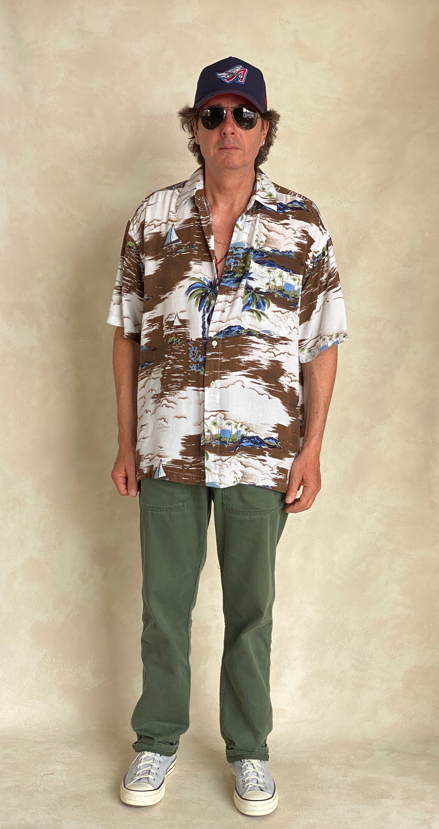 Size Large. Vintage 90s Hawaiian shirt