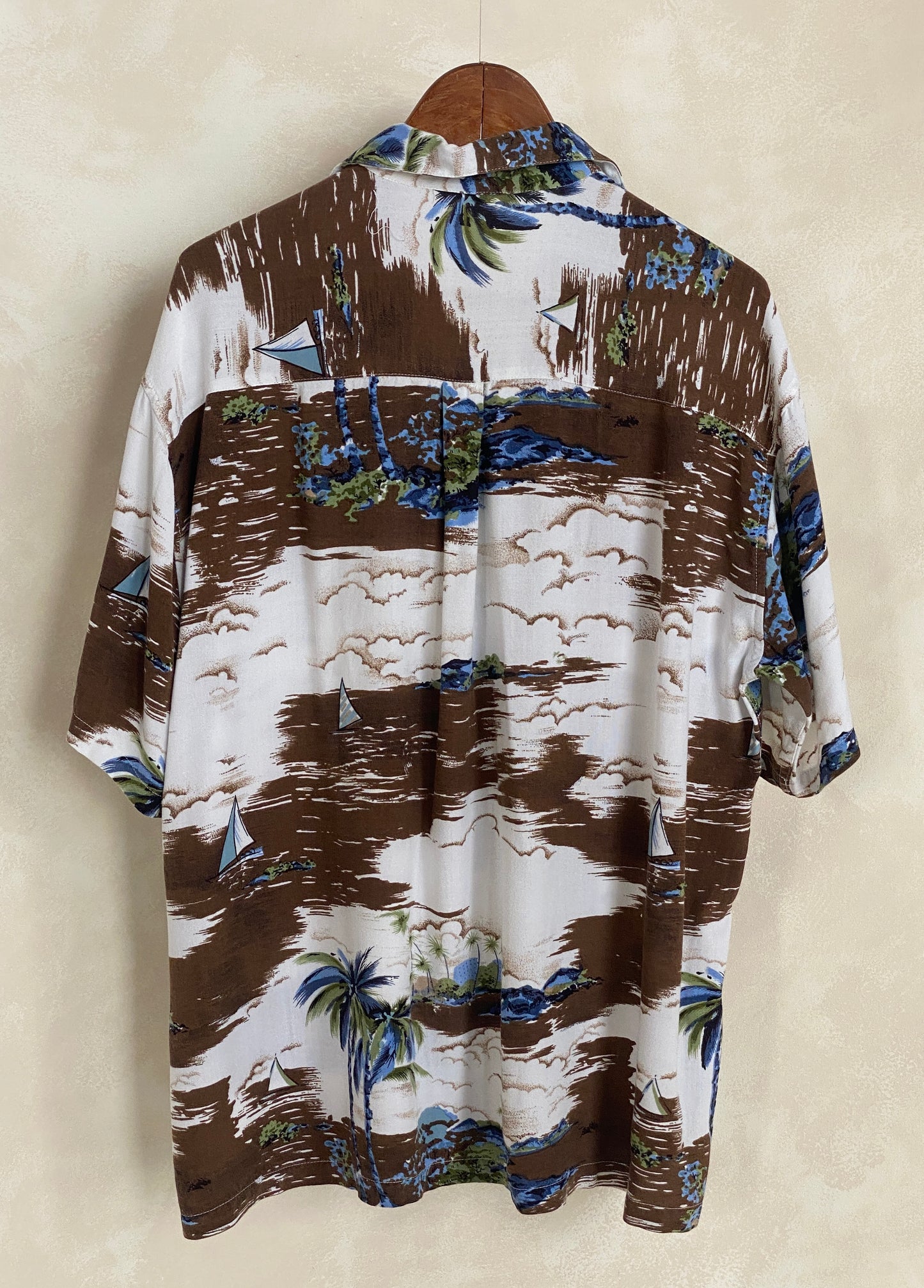 Size Large. Vintage 90s Hawaiian shirt