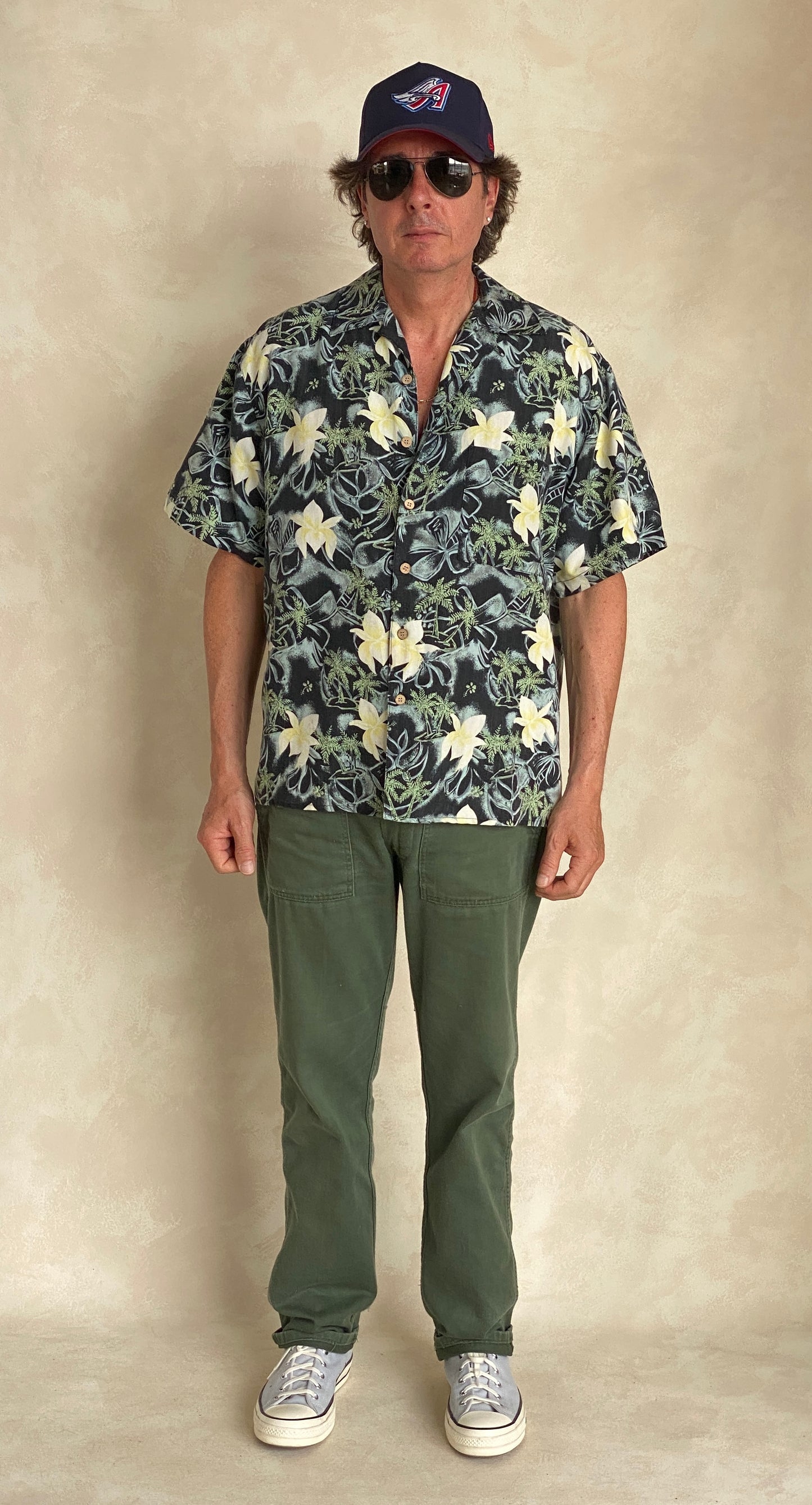 Size Large. Vintage 90s Hawaiian shirt