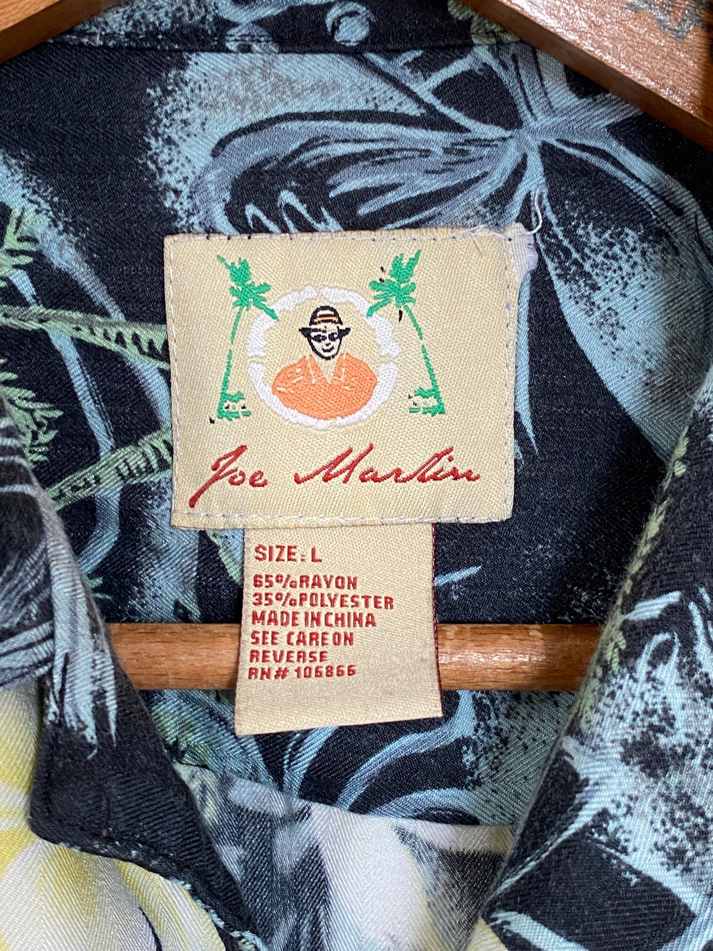 Size Large. Vintage 90s Hawaiian shirt