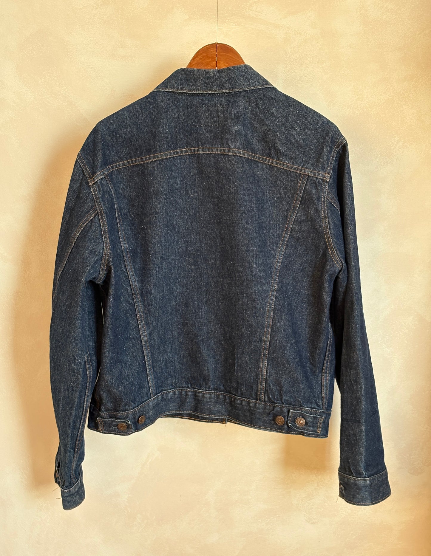 Size 46US / 56EU .Vintage 70s Levi’s Denim Jacket – 2 Pockets – Made in USA