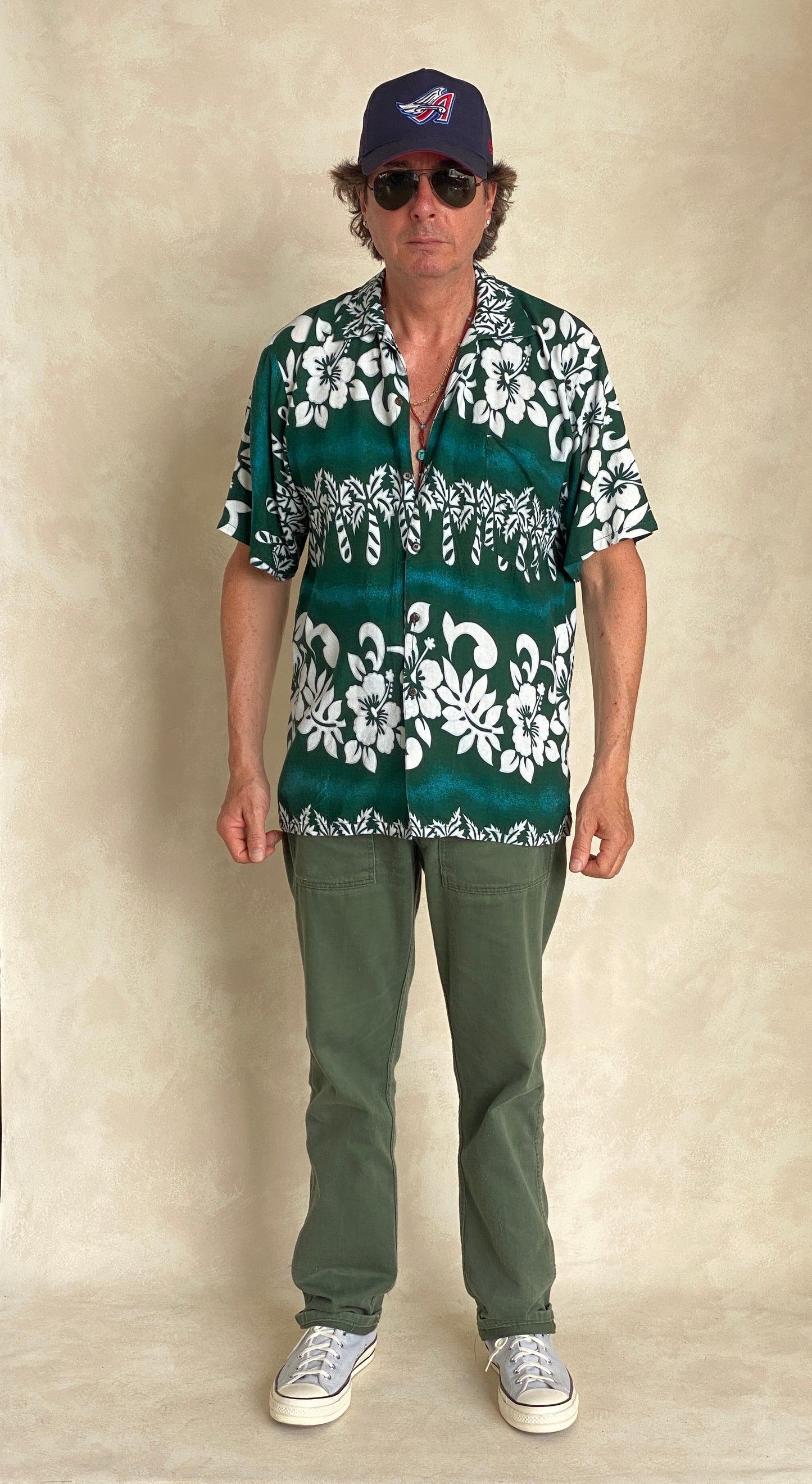 Size Large. Vintage 90s Hawaiian shirt