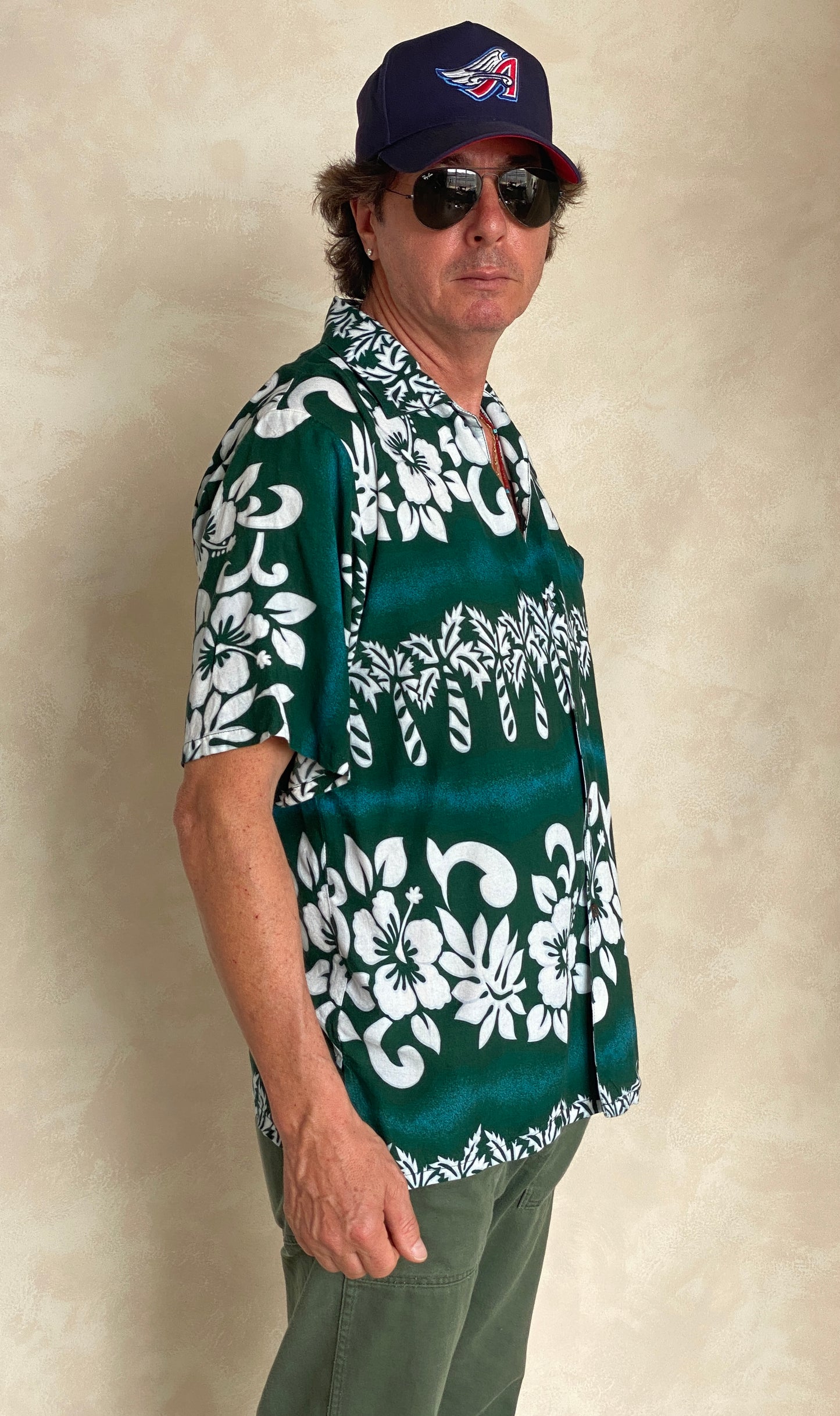 Size Large. Vintage 90s Hawaiian shirt
