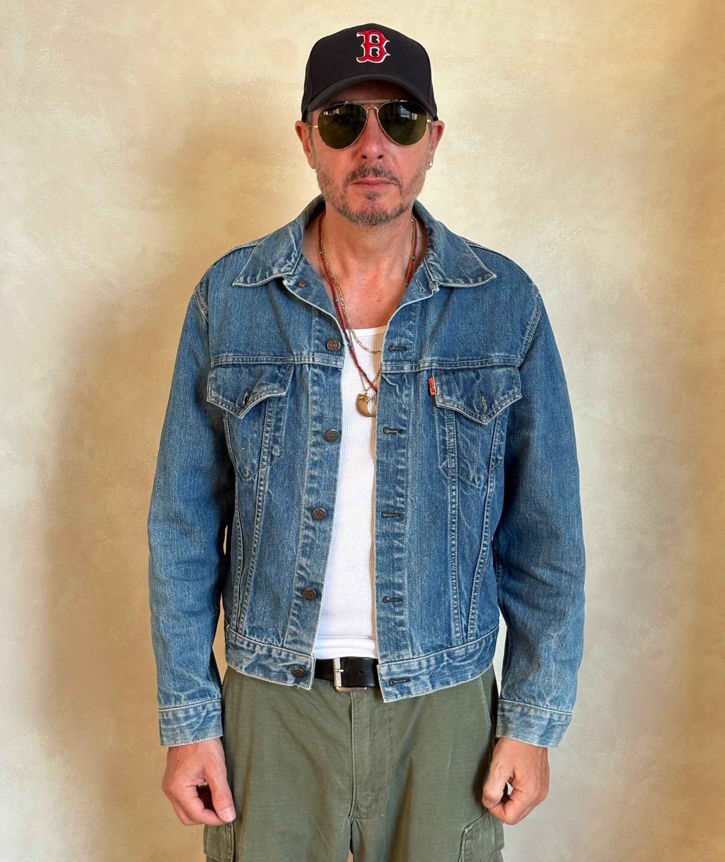 Size 42US / 52EU . Vintage 70s Levi’s Denim Jacket – 2 Pockets – Made in USA