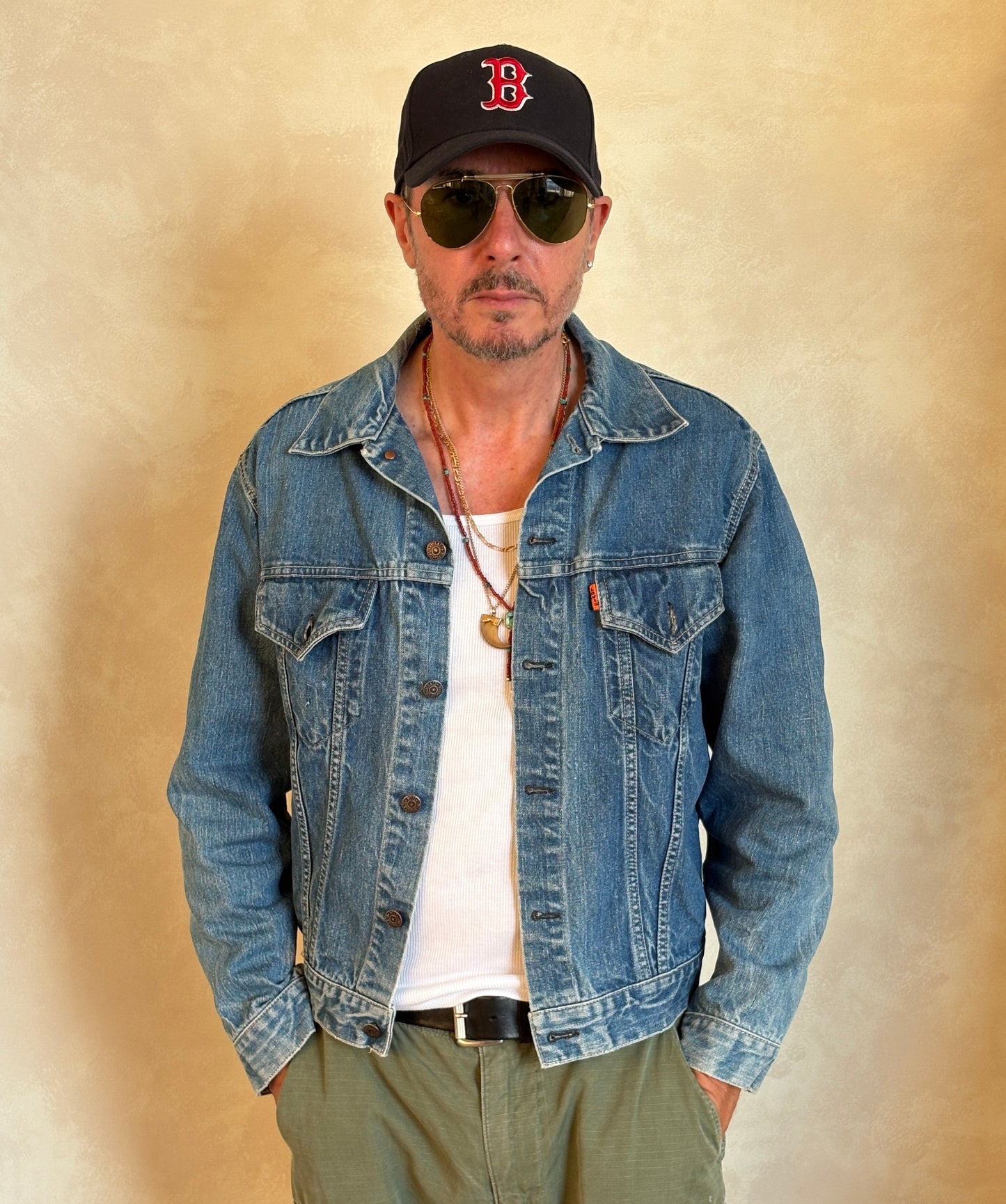 Size 42US / 52EU . Vintage 70s Levi’s Denim Jacket – 2 Pockets – Made in USA