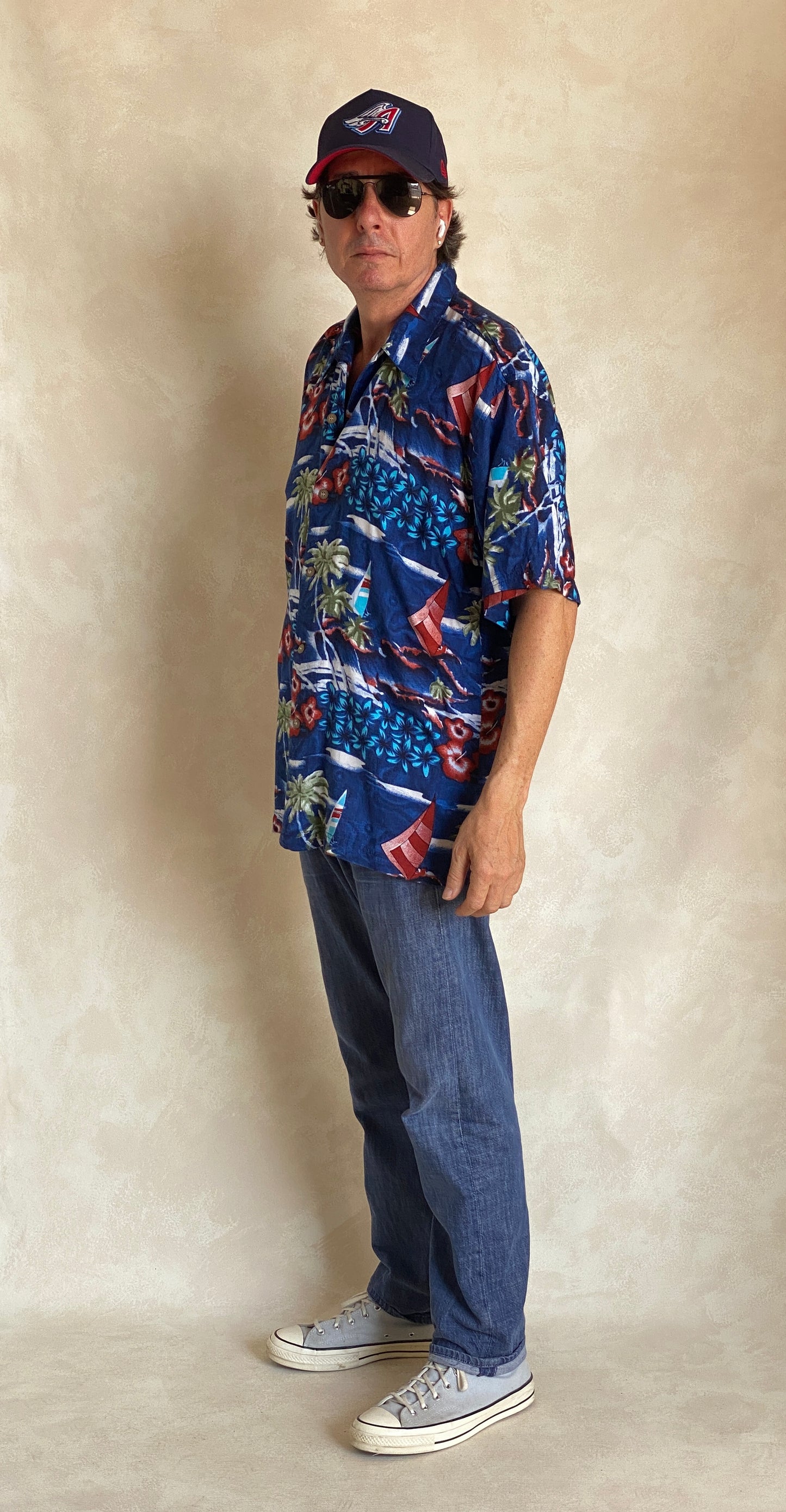 Size XL. Vintage 90s Rayon Hawaiian shirt