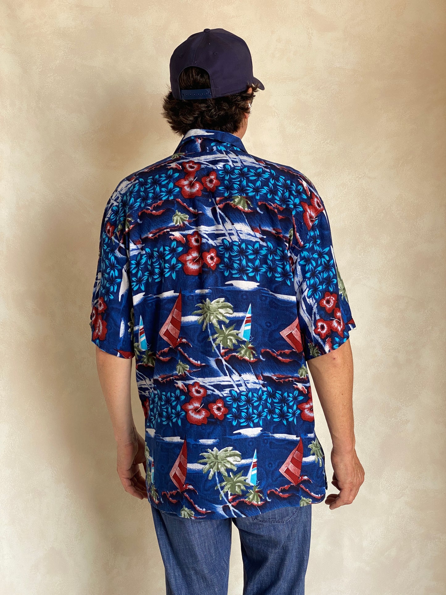 Size XL. Vintage 90s Rayon Hawaiian shirt