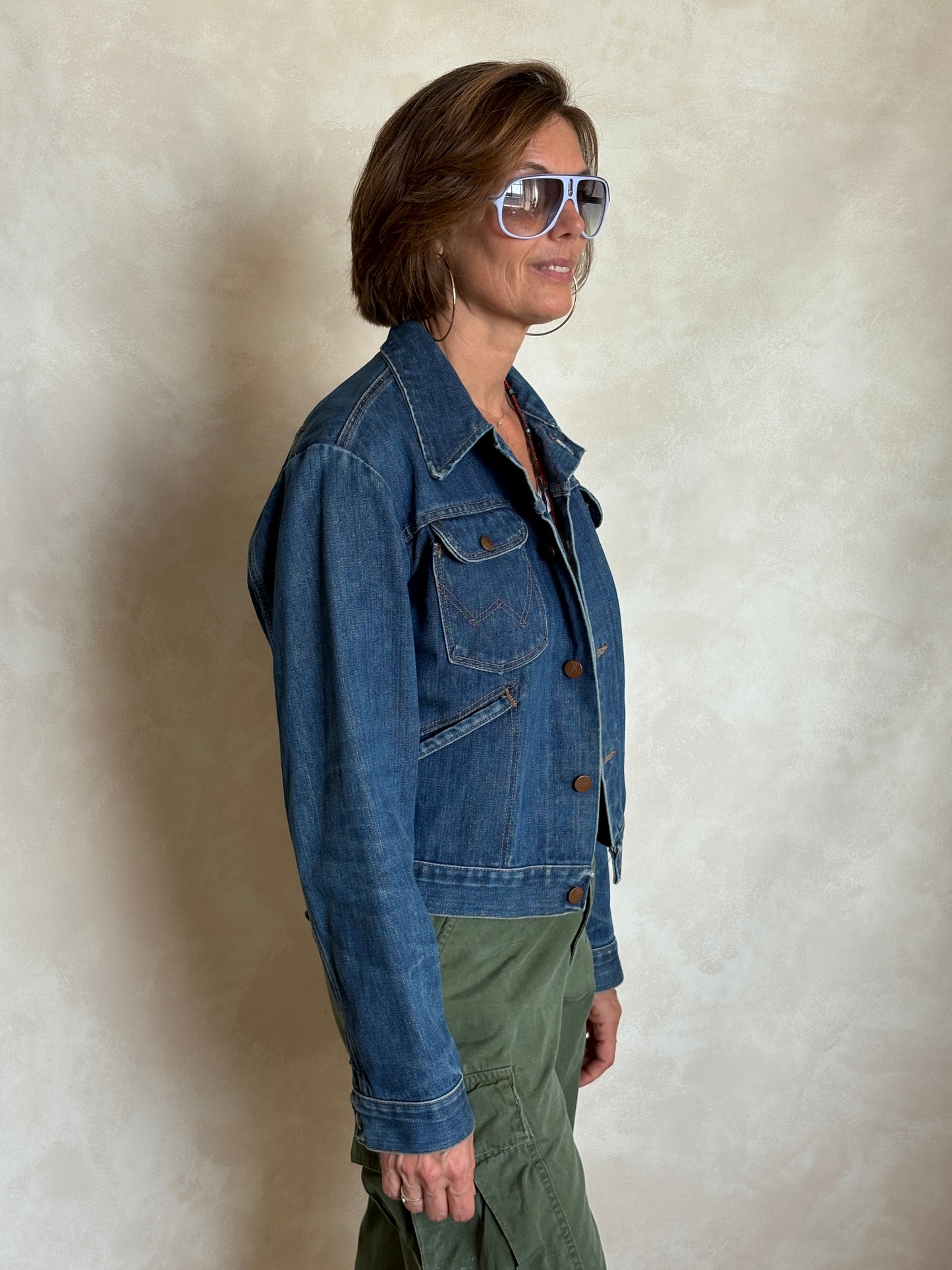 Size 34US / 44EU. Authentic 80s Wrangler denim jacket -4 pockets- Made in the USA