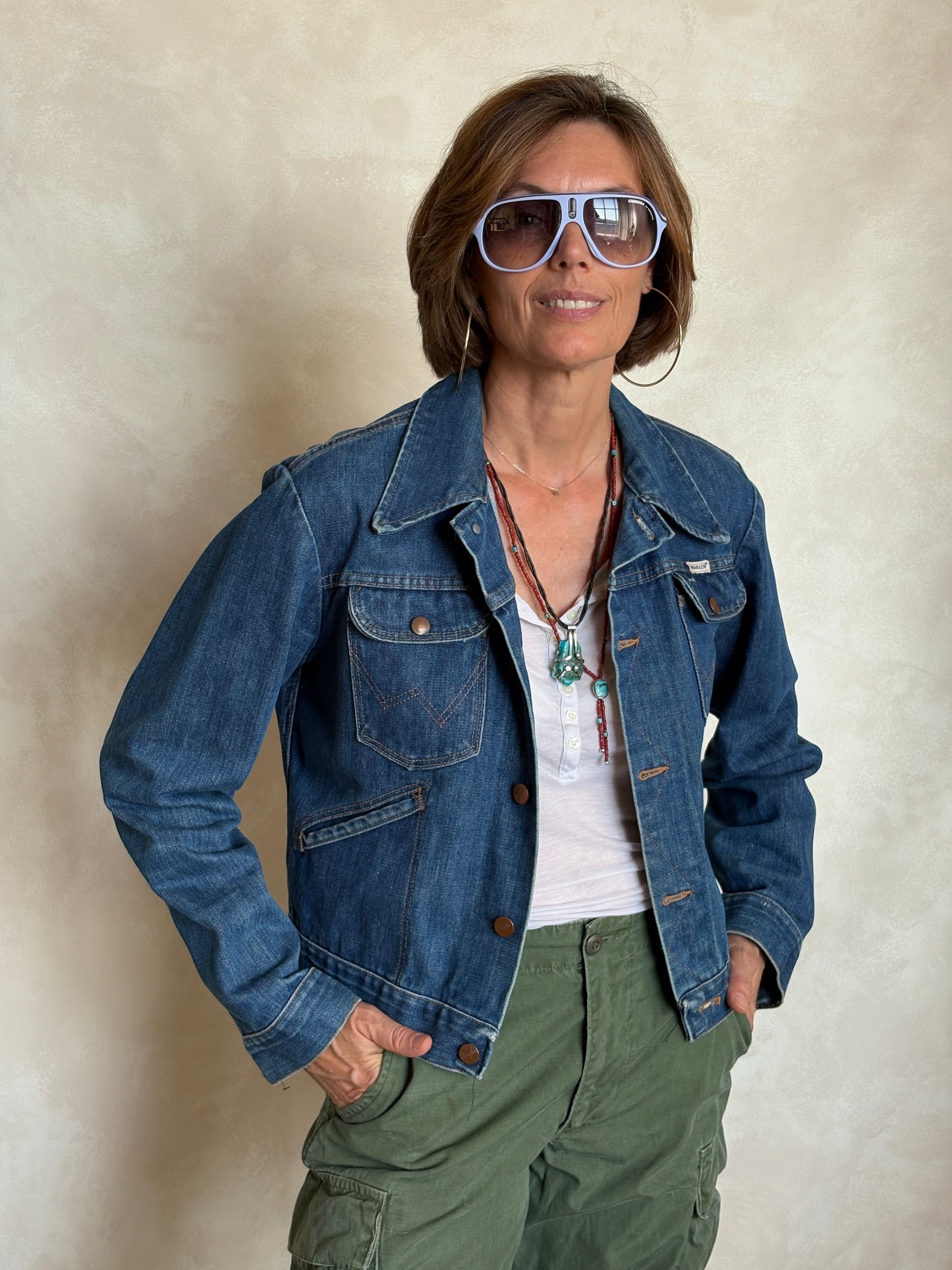 Size 34US / 44EU. Authentic 80s Wrangler denim jacket -4 pockets- Made in the USA