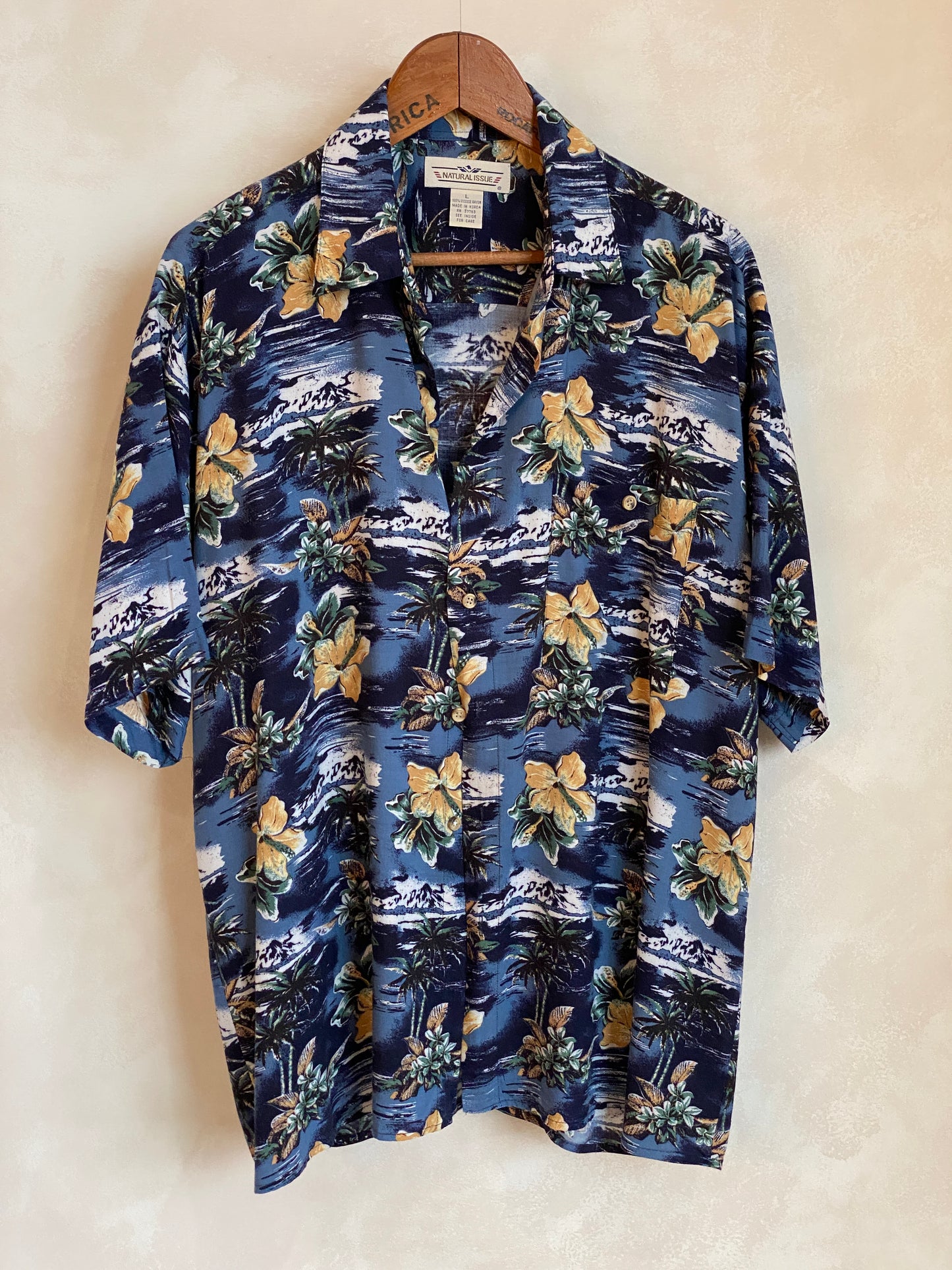 Size Large. Vintage 90s Rayon Hawaiian shirt by Natural Issue