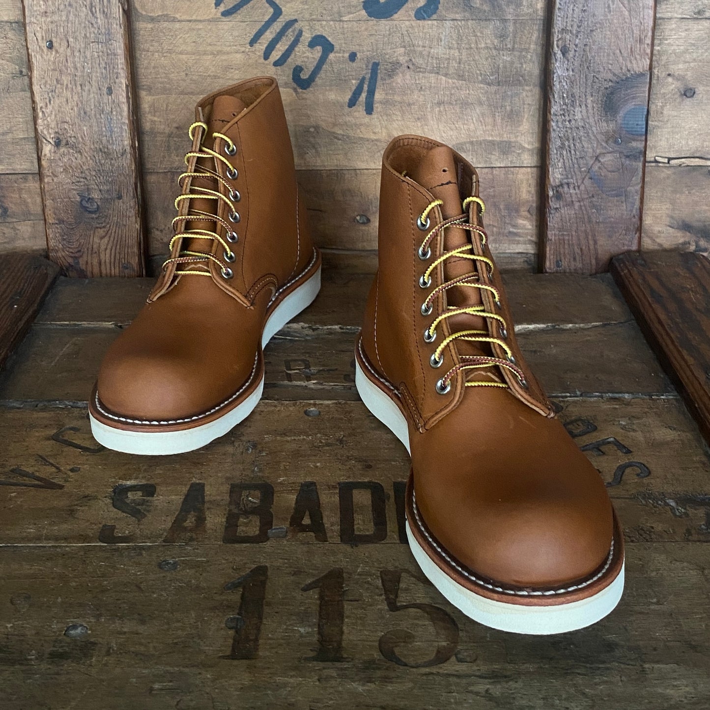 Size 8 D (41 EU ) Red Wing Heritage Classic Round Toe 9107 ( Second )