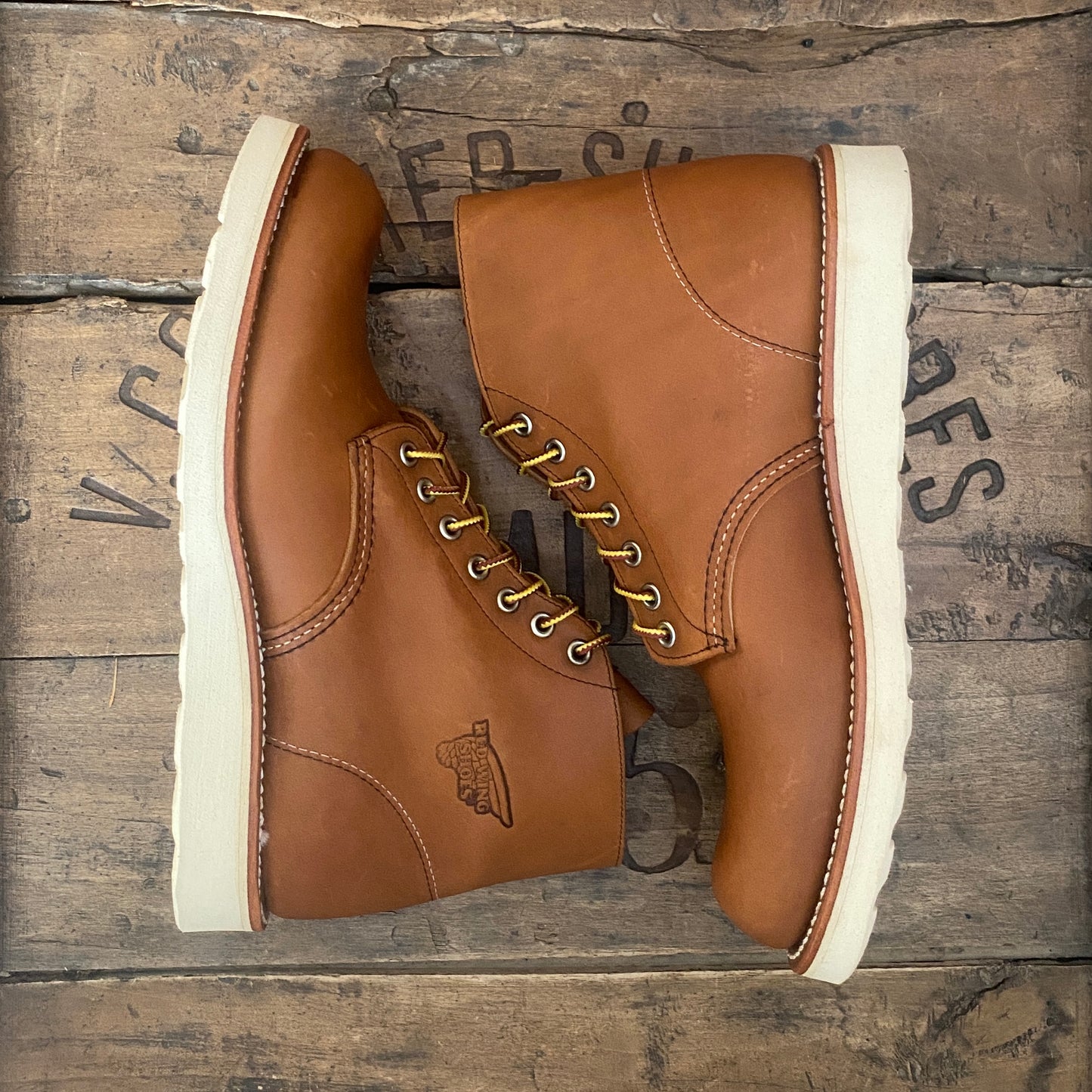 Size 8 D (41 EU ) Red Wing Heritage Classic Round Toe 9107 ( Second )