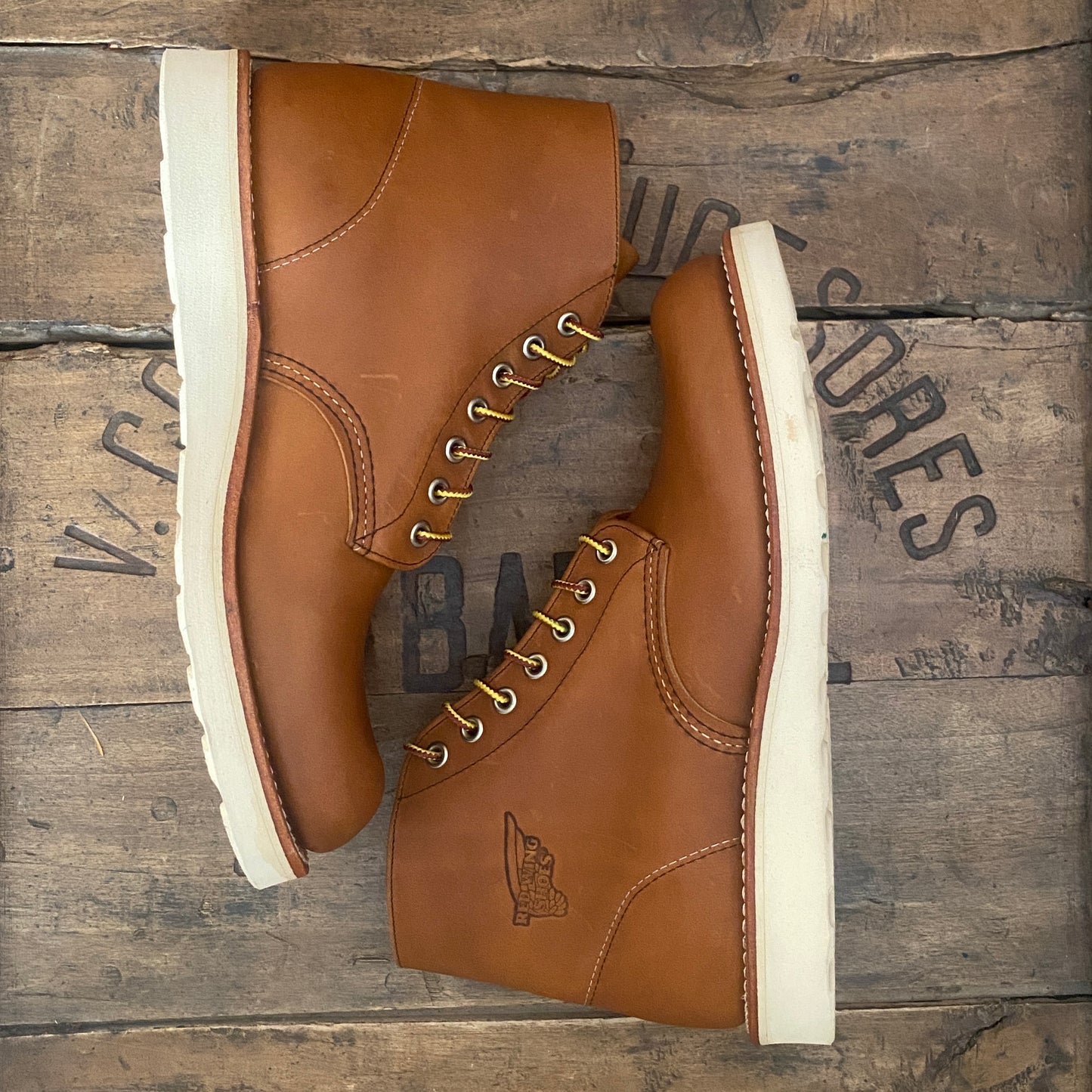 Size 8 D (41 EU ) Red Wing Heritage Classic Round Toe 9107 ( Second )