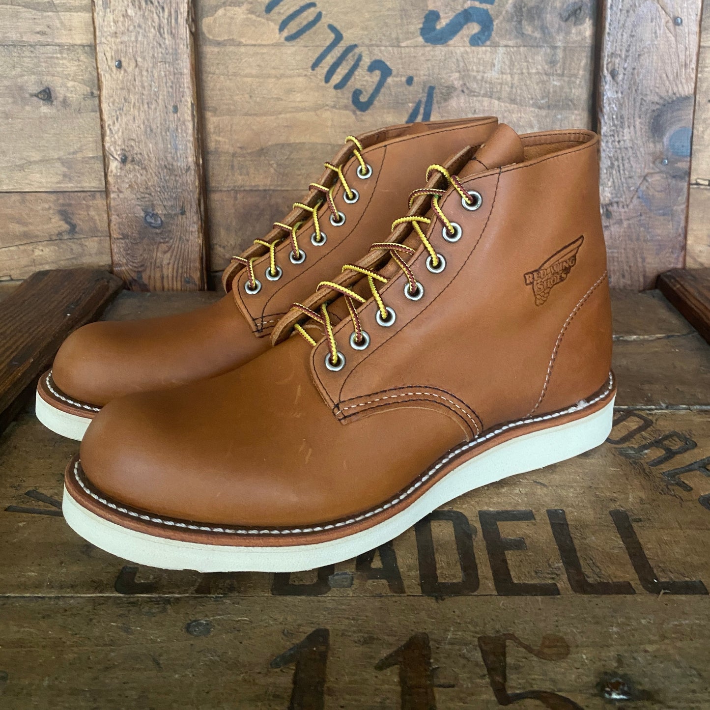 Size 8 D (41 EU ) Red Wing Heritage Classic Round Toe 9107 ( Second ) - USA Vintage Bcn