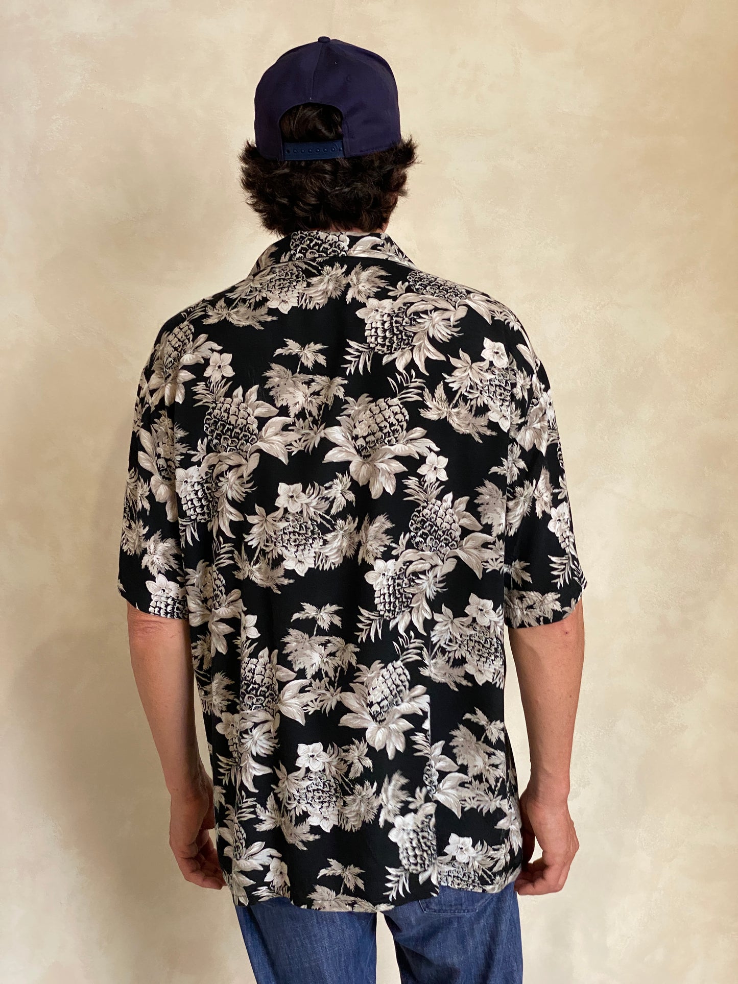 Size Large. Vintage 90s Rayon Hawaiian shirt