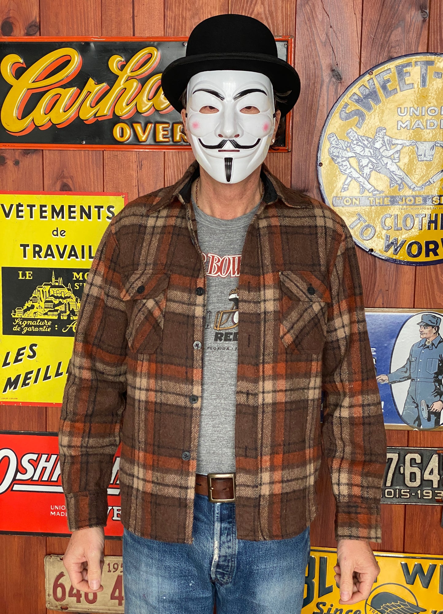 Size Small. 80s heavy plaid shirt
