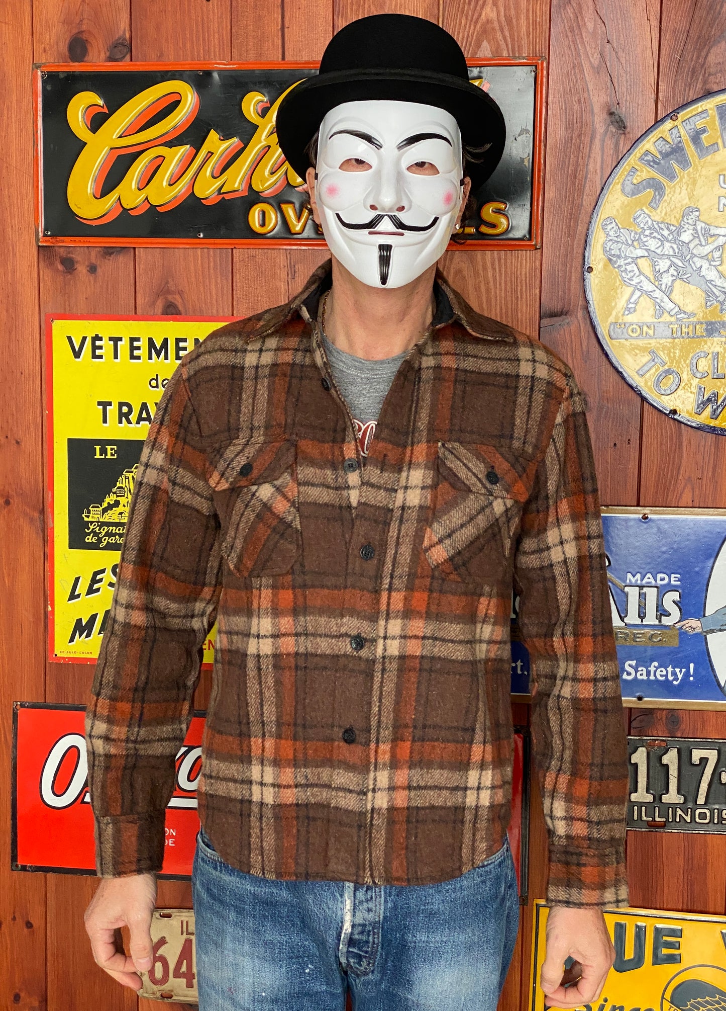 Size Small. 80s heavy plaid shirt