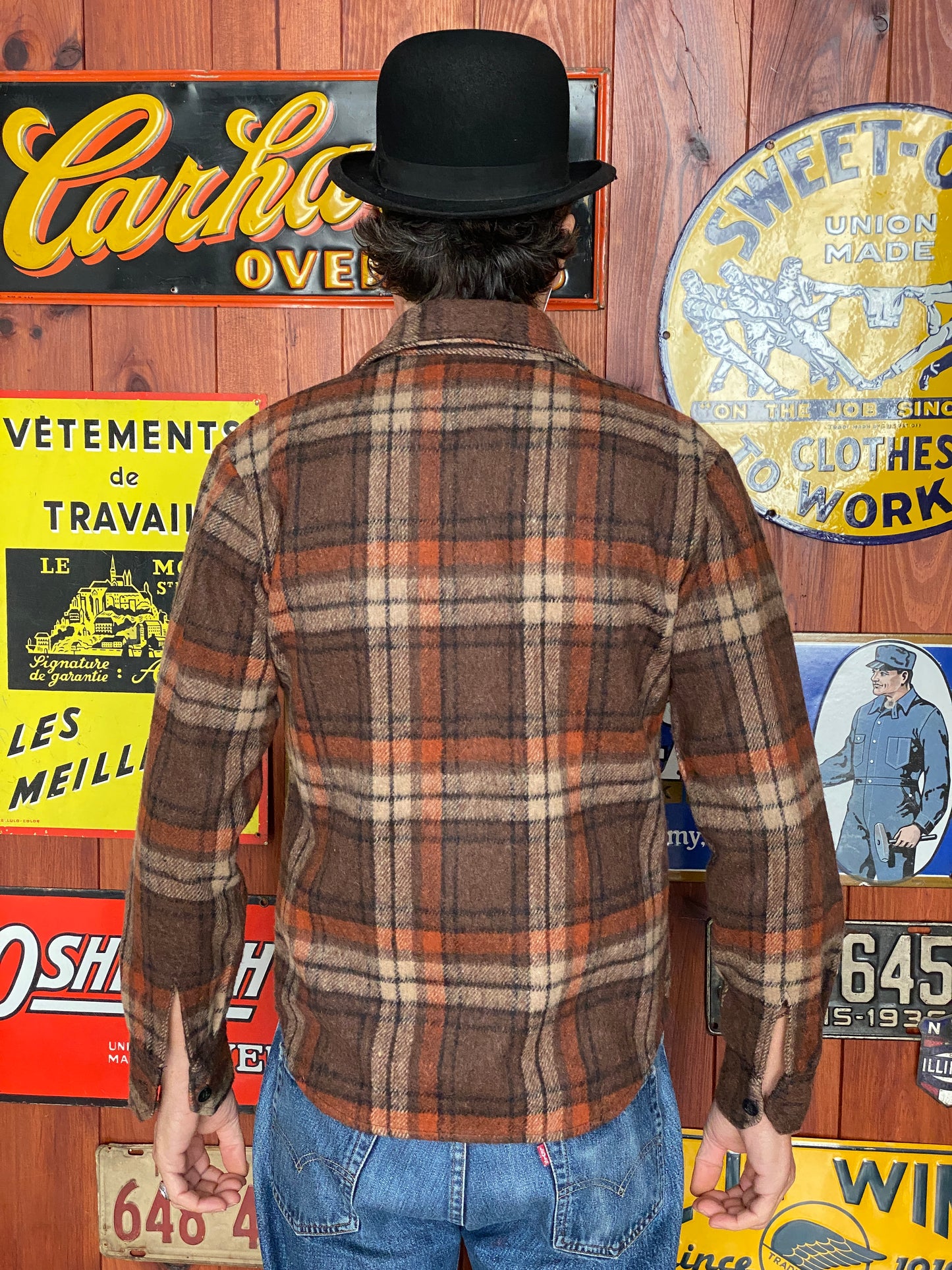 Size Small. 80s heavy plaid shirt