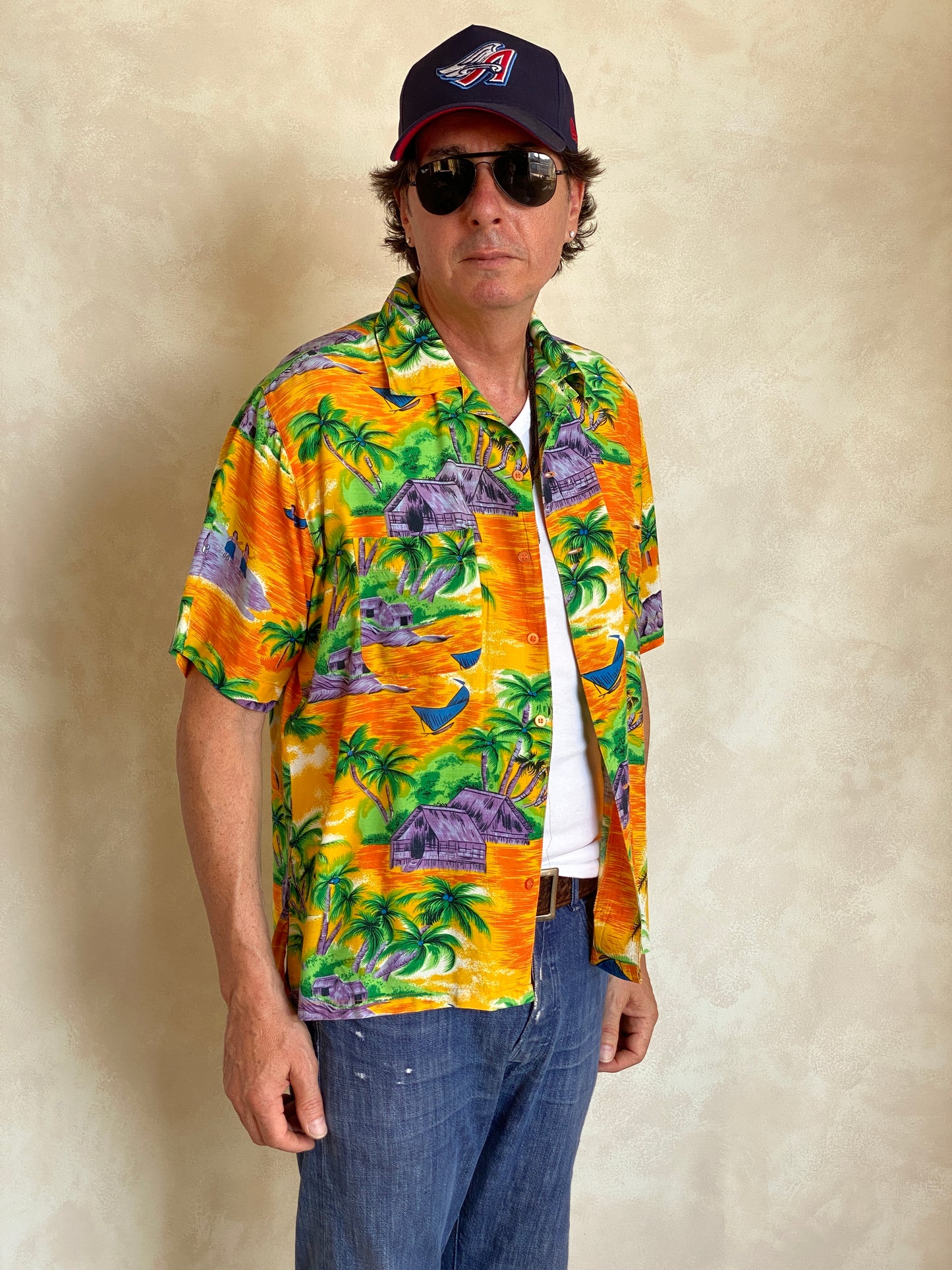 Size L. Vintage 90s Rayon Hawaiian shirt