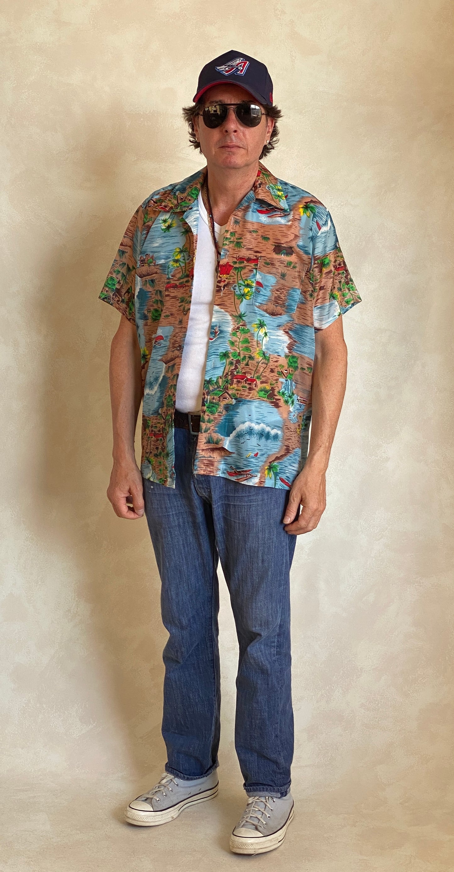 Size L. Vintage 90s polyester thin Hawaiian shirt