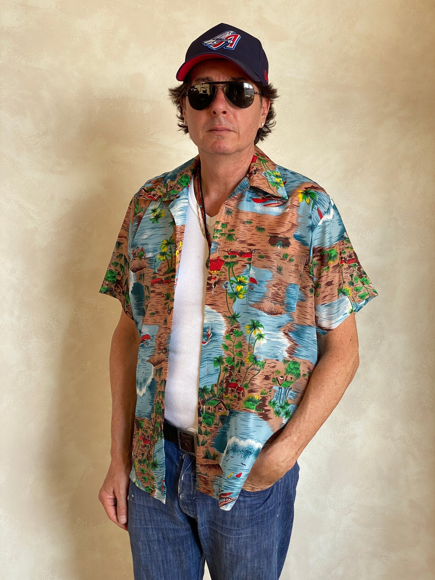 Size L. Vintage 90s polyester thin Hawaiian shirt