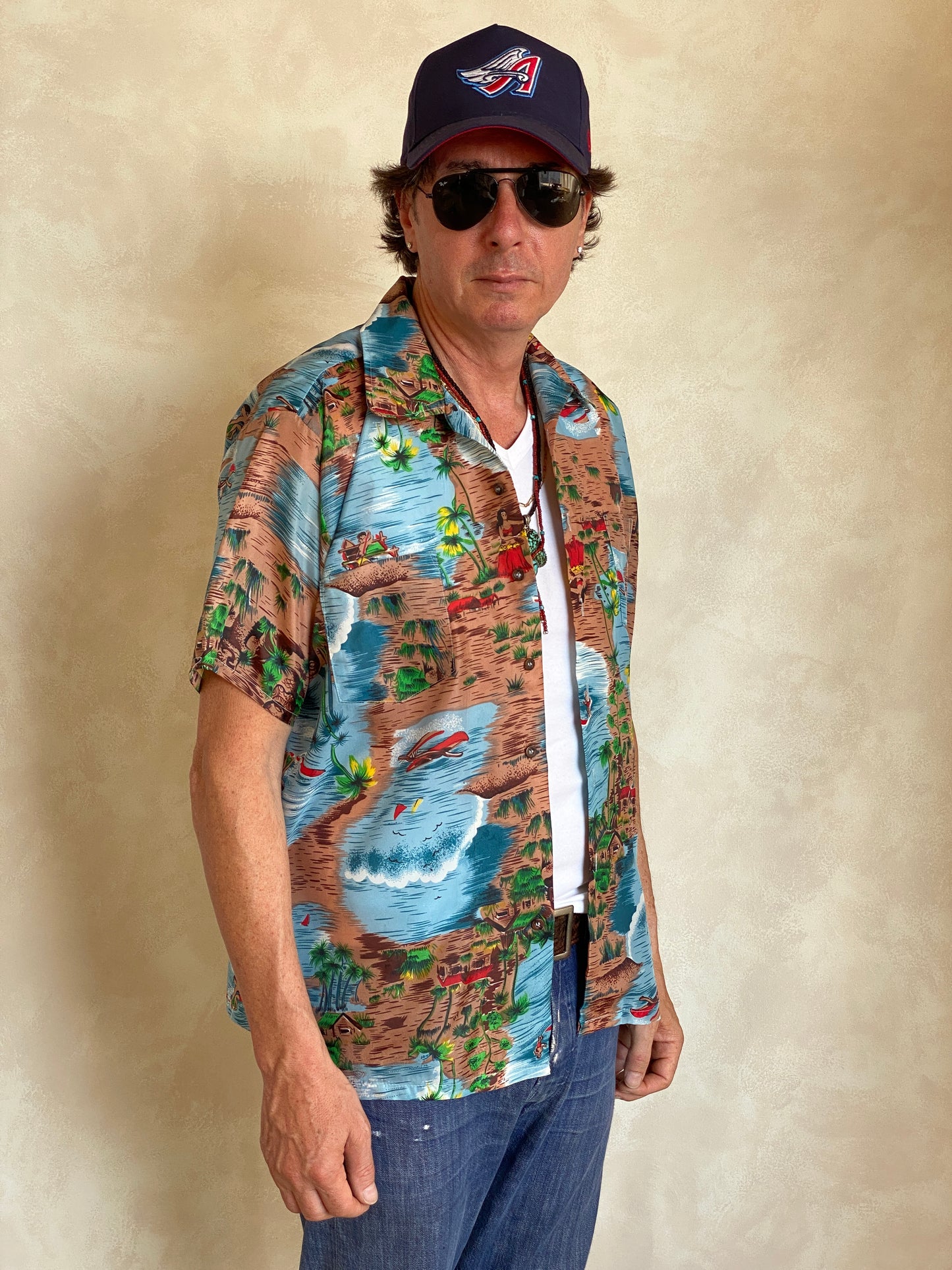 Size L. Vintage 90s polyester thin Hawaiian shirt