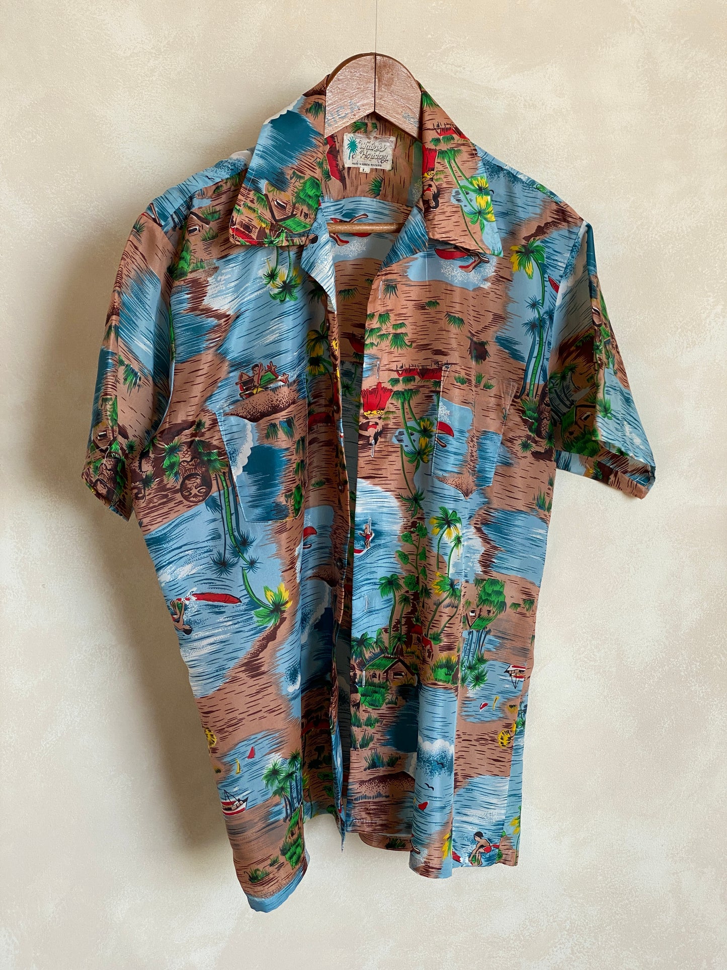 Size L. Vintage 90s polyester thin Hawaiian shirt