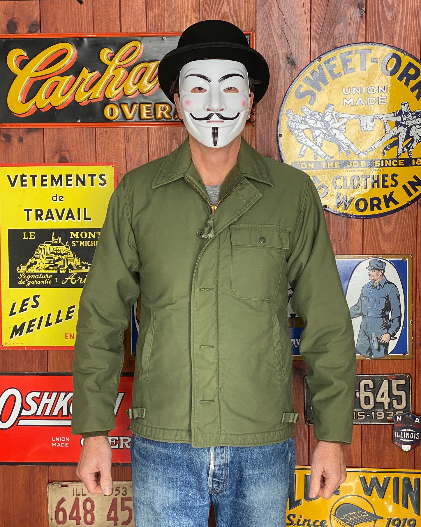 Small. Authentic Vintage 1979 A2 US Navy deck jacket. USN