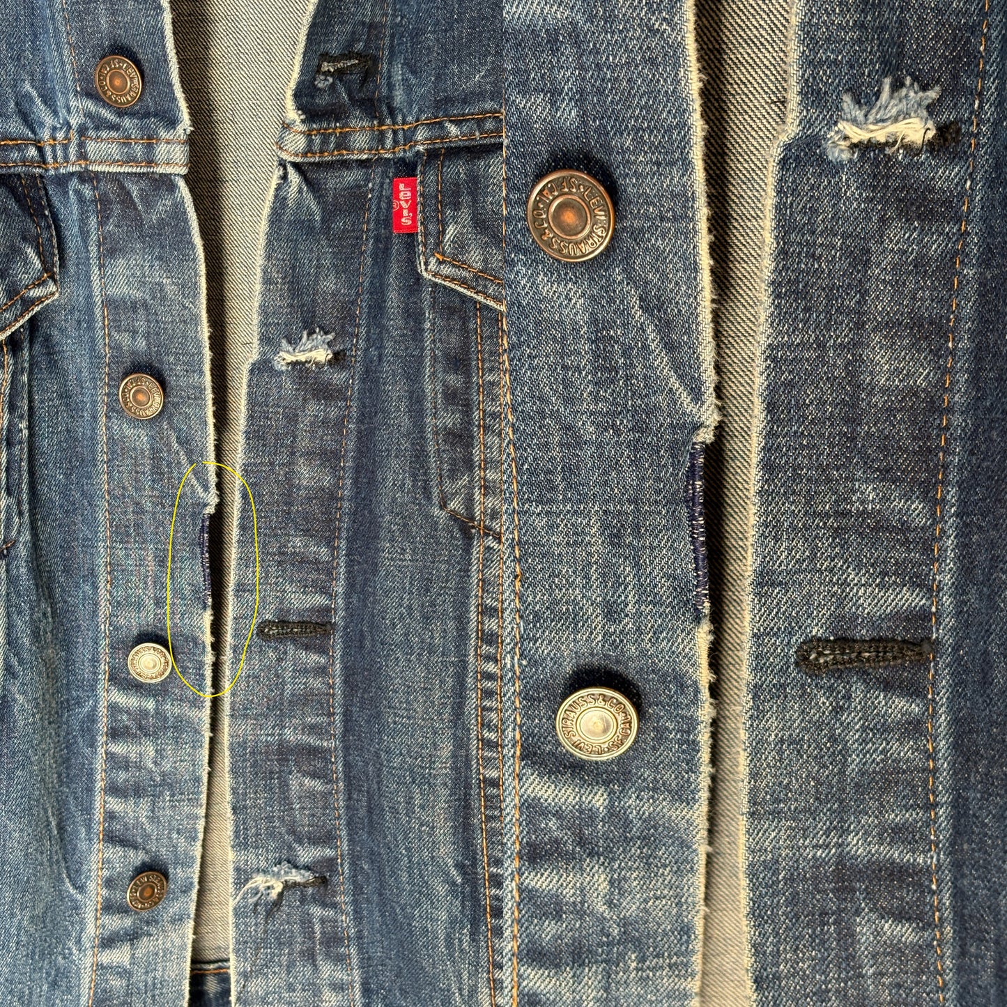 Size 40US / 50EU. Vintage Early 70s 2 pocket Levi’s Denim Jacket 70505 – Single Stitch, Made in USA