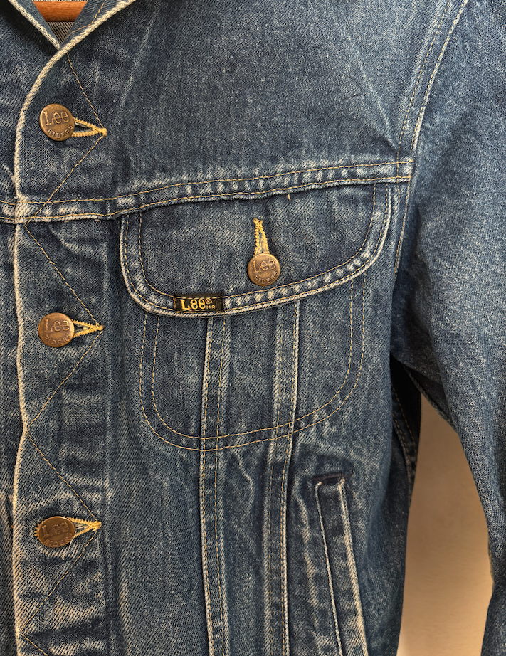 Size 34US / 44EU .Vintage 80s Lee Denim Jacket – 24Pockets – Made in USA