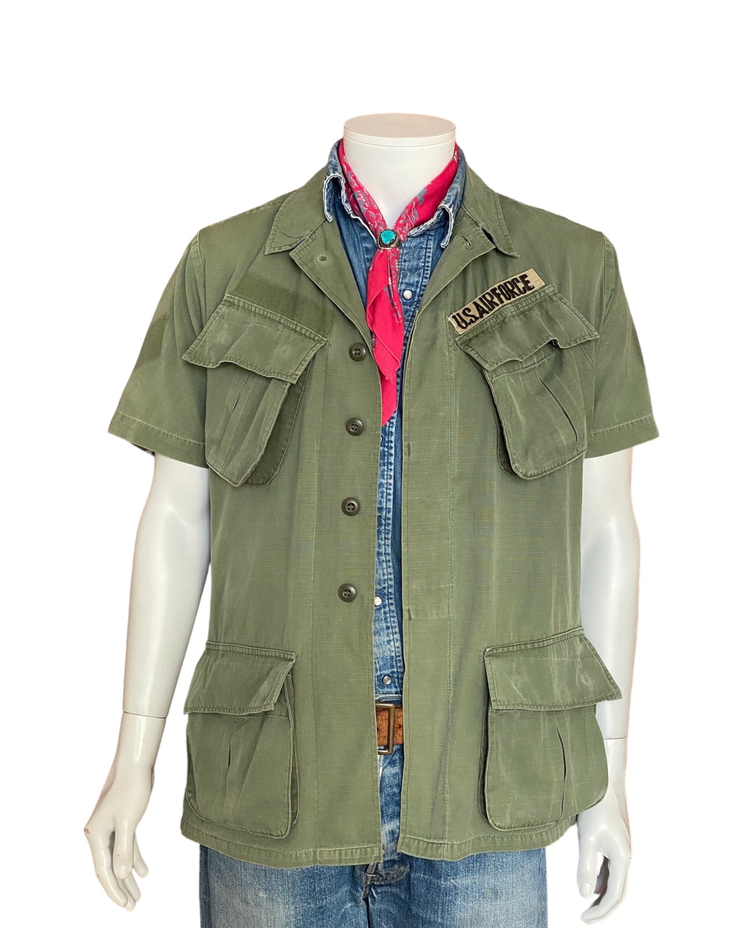 Small Reg. Authentic 1969 US Army Vintage Vietnam jungle jacket.