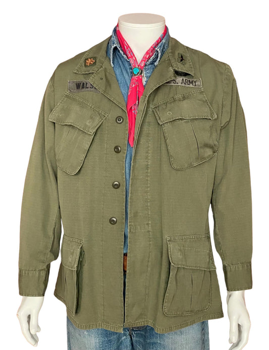 Med Reg. Authentic 1970 US Army Vintage Vietnam  jungle jacket..