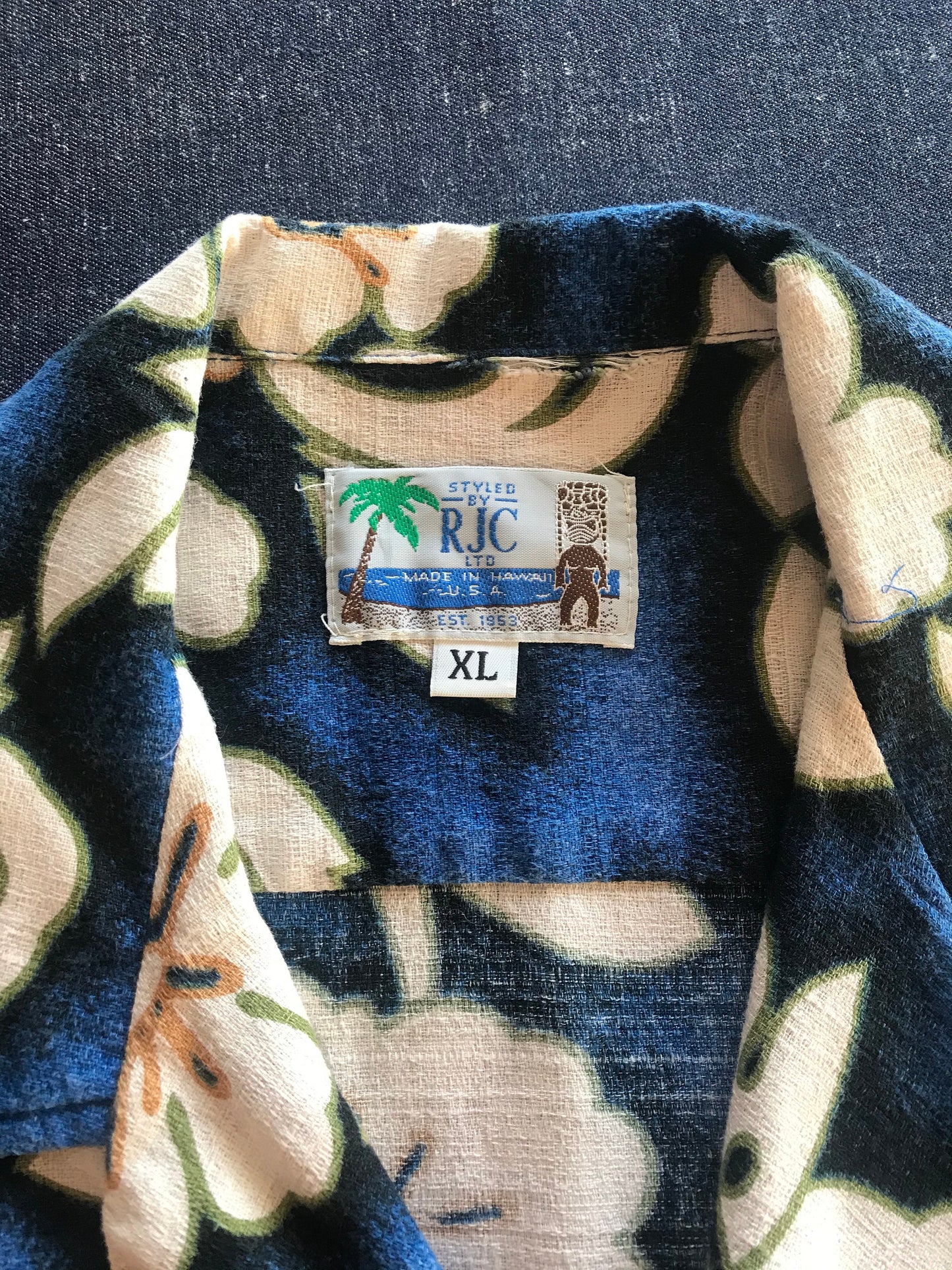 Size Youth XL . Vintage 80s Hawaiian cotton shirt made by RJC