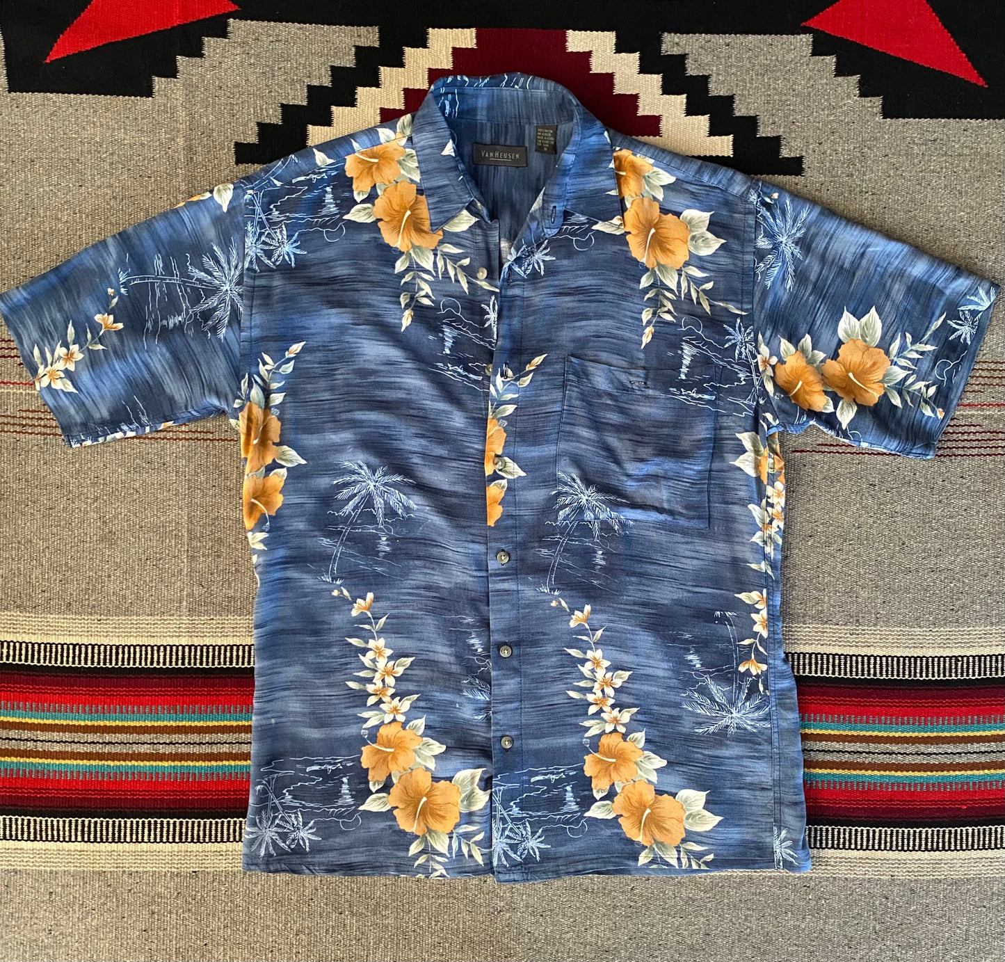 Size Small. Vintage 90s Hawaiian rayon shirt made by Van Heusen