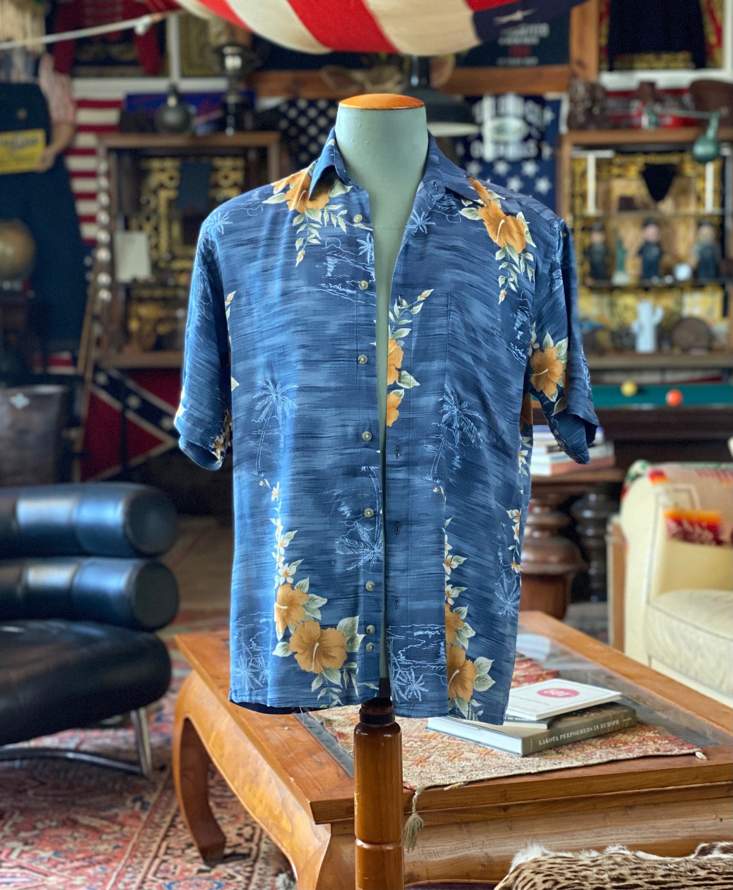 Size Small. Vintage 90s Hawaiian rayon shirt made by Van Heusen