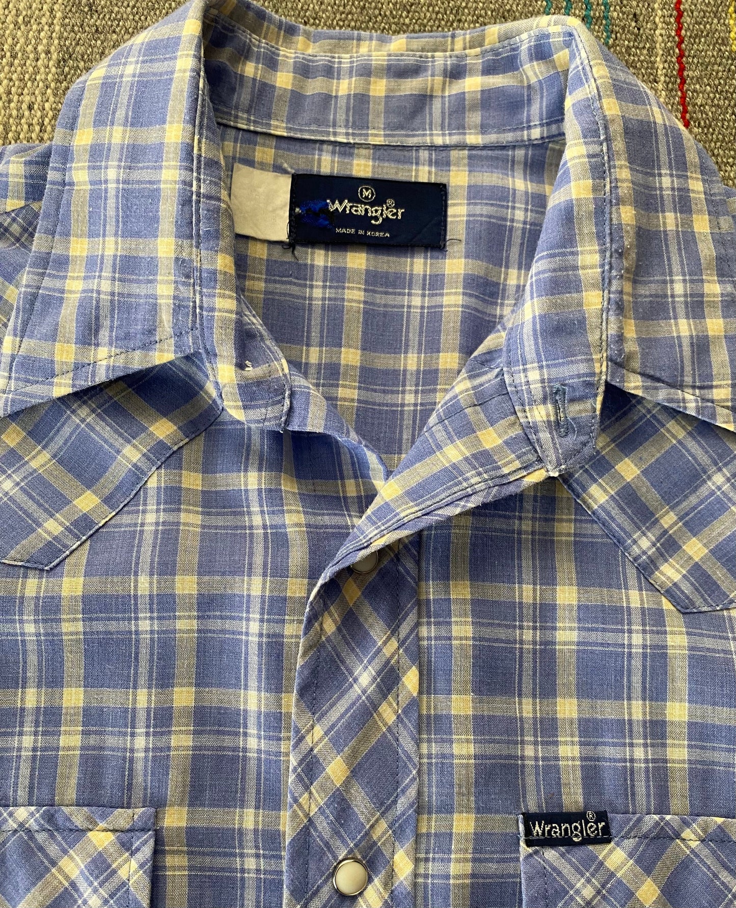 Size Medium. Vintage Wrangler 80s plaid western shirt.
